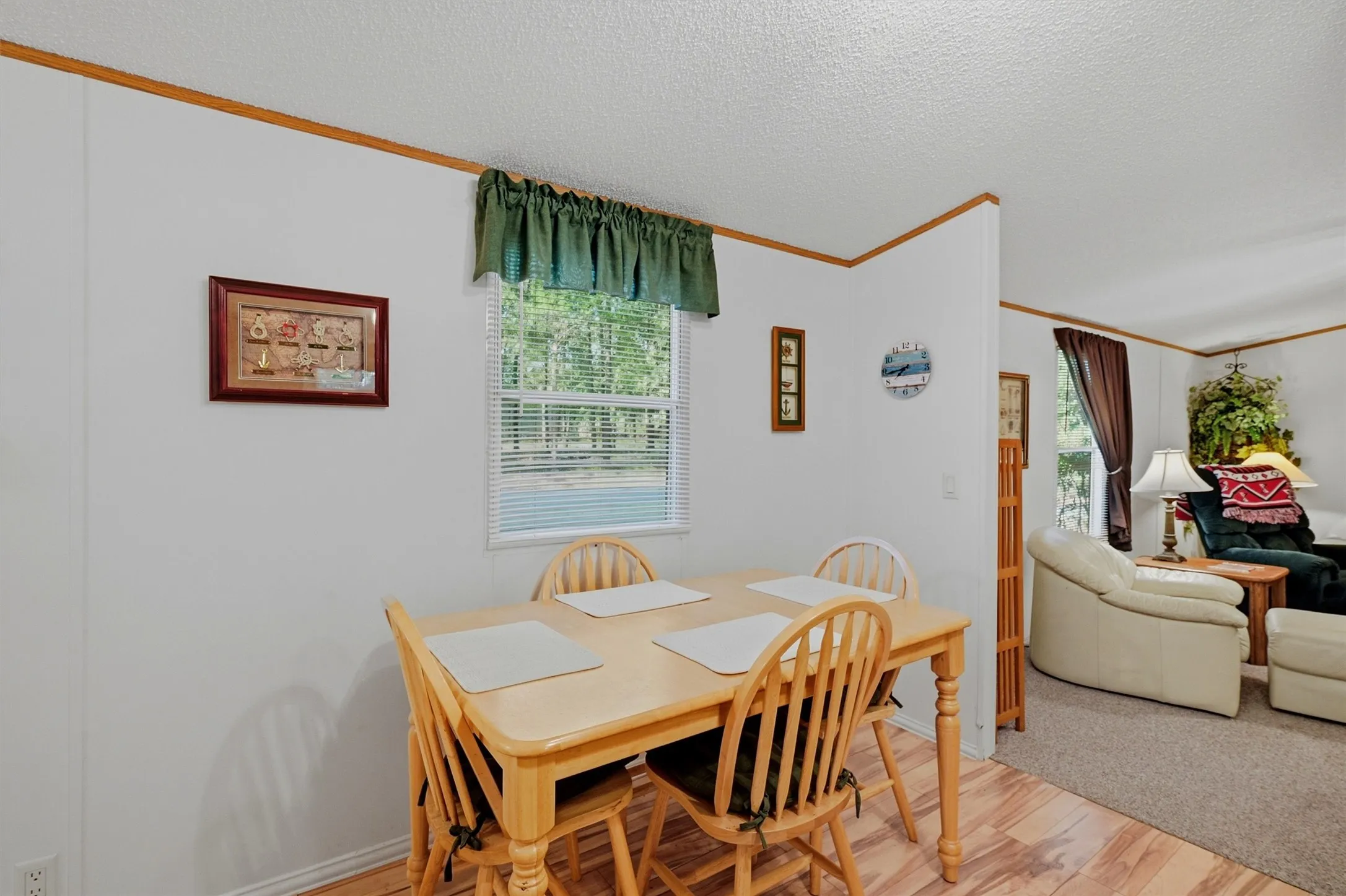 Manufactured Home For Sale in Grayson County , 228 Oklahoma Avenue, Pottsboro, Texas 75076, 3 Bedroom, 2 Bathroom, 4 Garage spaces, 1,216 Sqft, built in 2001, mls#21365862, Real Estate Agent in Pottsboro, Homes For Sale in Grayson county, Homes For Sale in Pottsboro, Realtor in Pottsboro Texas, Real Estate Brokerage Independent Realty Texas, Luminita Cordes Realtor