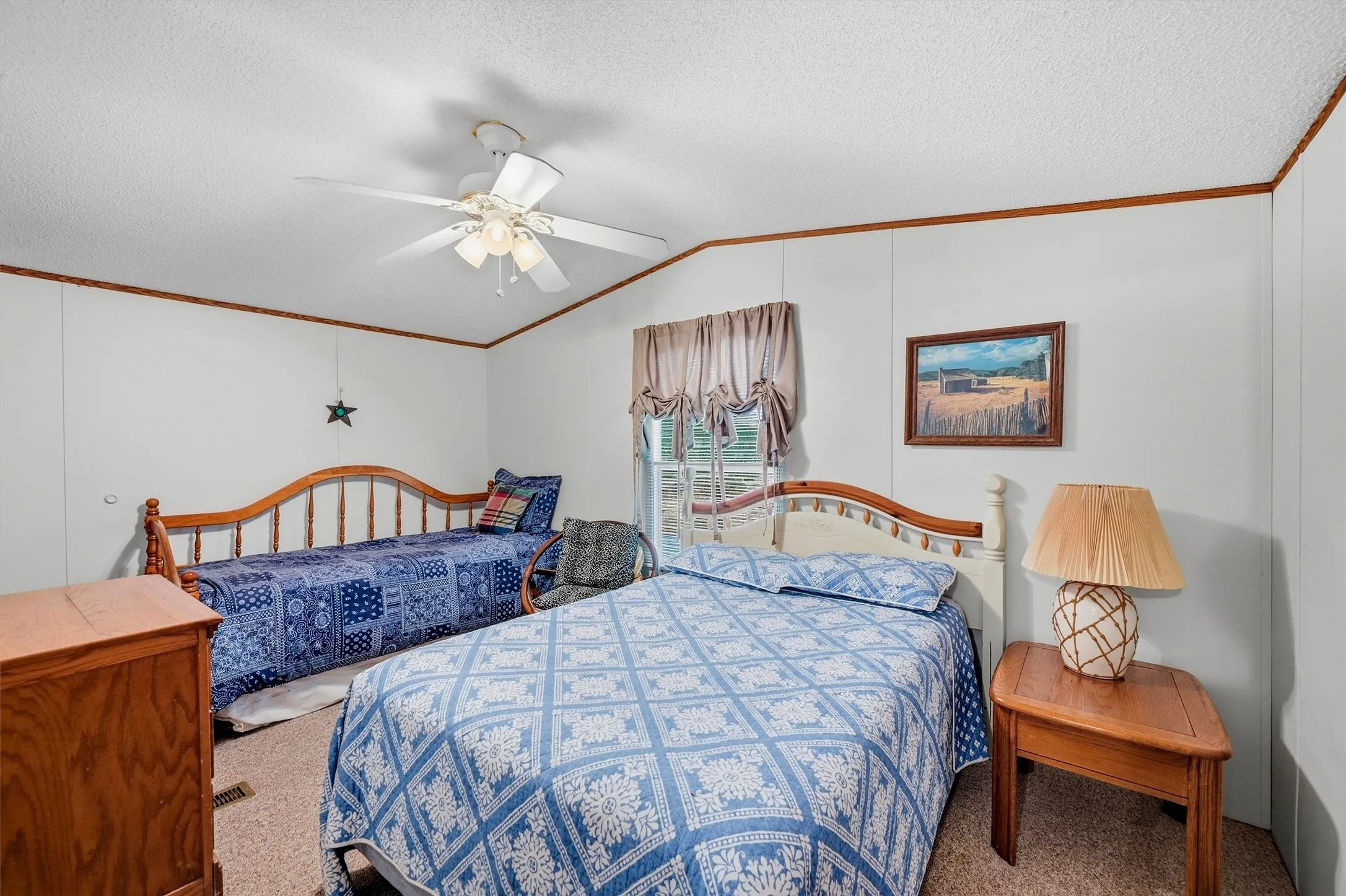 Manufactured Home For Sale in Grayson County , 228 Oklahoma Avenue, Pottsboro, Texas 75076, 3 Bedroom, 2 Bathroom, 4 Garage spaces, 1,216 Sqft, built in 2001, mls#21365862, Real Estate Agent in Pottsboro, Homes For Sale in Grayson county, Homes For Sale in Pottsboro, Realtor in Pottsboro Texas, Real Estate Brokerage Independent Realty Texas, Luminita Cordes Realtor