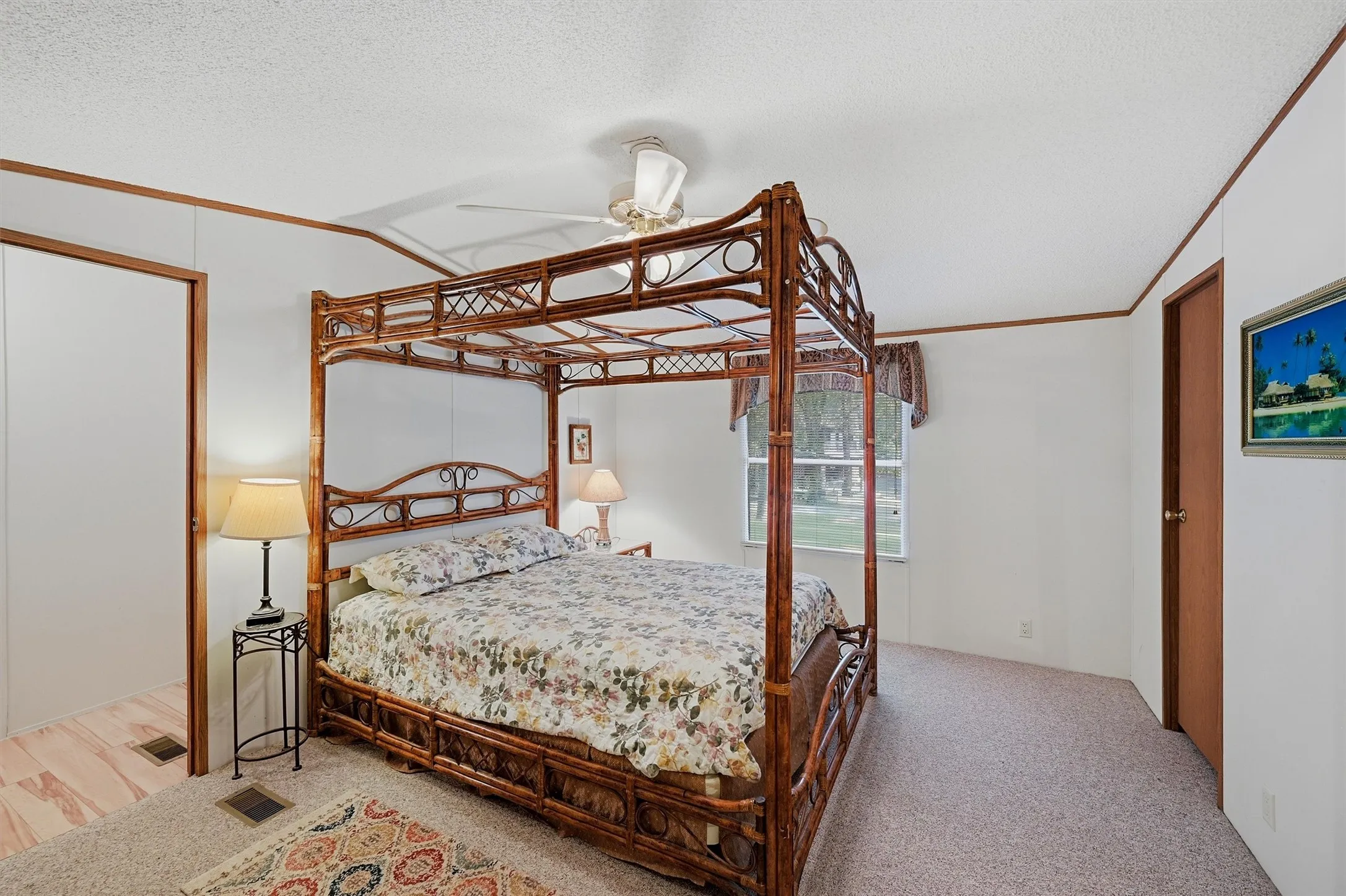 Manufactured Home For Sale in Grayson County , 228 Oklahoma Avenue, Pottsboro, Texas 75076, 3 Bedroom, 2 Bathroom, 4 Garage spaces, 1,216 Sqft, built in 2001, mls#21365862, Real Estate Agent in Pottsboro, Homes For Sale in Grayson county, Homes For Sale in Pottsboro, Realtor in Pottsboro Texas, Real Estate Brokerage Independent Realty Texas, Luminita Cordes Realtor
