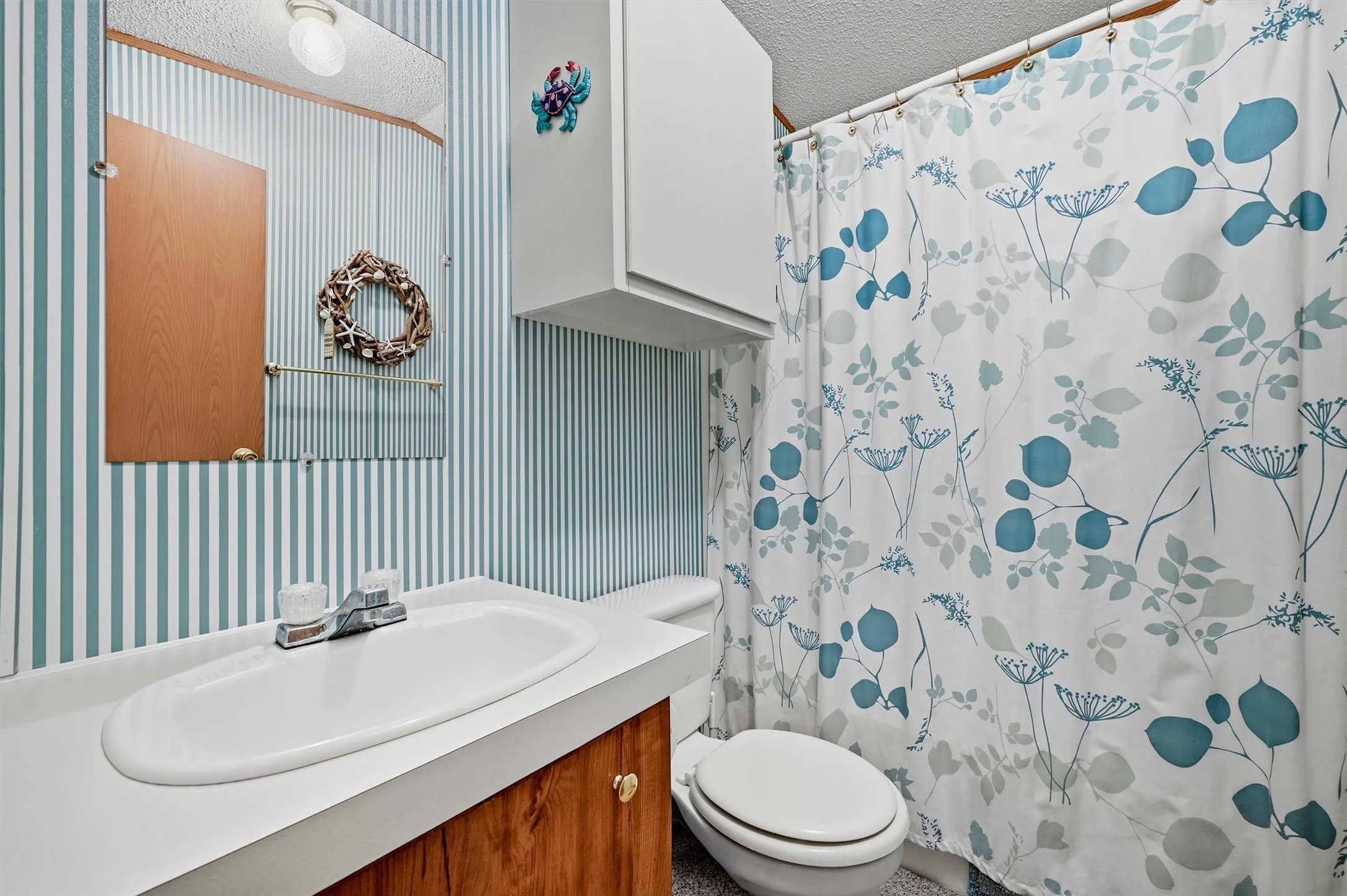 Manufactured Home For Sale in Grayson County , 228 Oklahoma Avenue, Pottsboro, Texas 75076, 3 Bedroom, 2 Bathroom, 4 Garage spaces, 1,216 Sqft, built in 2001, mls#21365862, Real Estate Agent in Pottsboro, Homes For Sale in Grayson county, Homes For Sale in Pottsboro, Realtor in Pottsboro Texas, Real Estate Brokerage Independent Realty Texas, Luminita Cordes Realtor