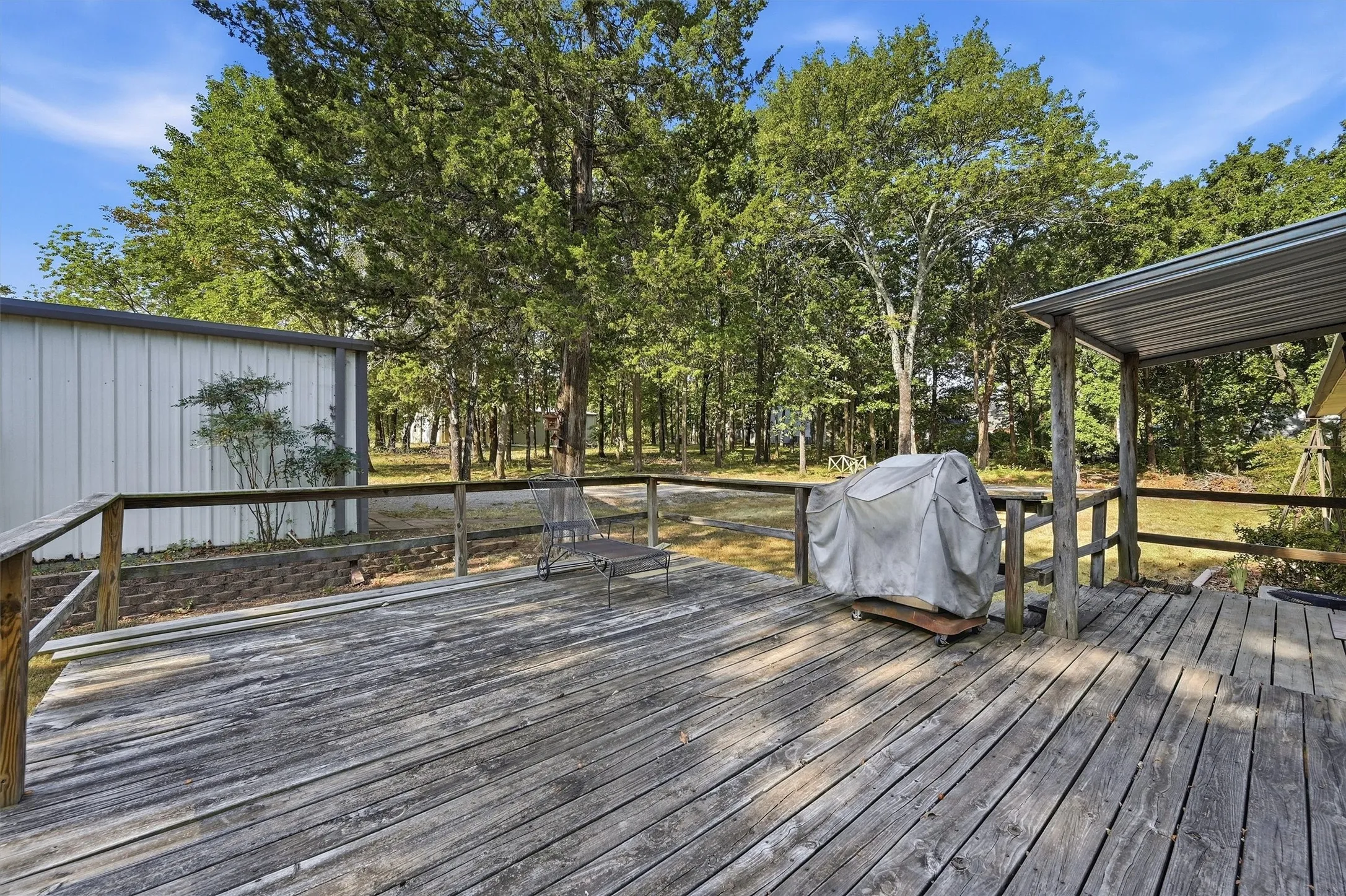 Manufactured Home For Sale in Grayson County , 228 Oklahoma Avenue, Pottsboro, Texas 75076, 3 Bedroom, 2 Bathroom, 4 Garage spaces, 1,216 Sqft, built in 2001, mls#21365862, Real Estate Agent in Pottsboro, Homes For Sale in Grayson county, Homes For Sale in Pottsboro, Realtor in Pottsboro Texas, Real Estate Brokerage Independent Realty Texas, Luminita Cordes Realtor