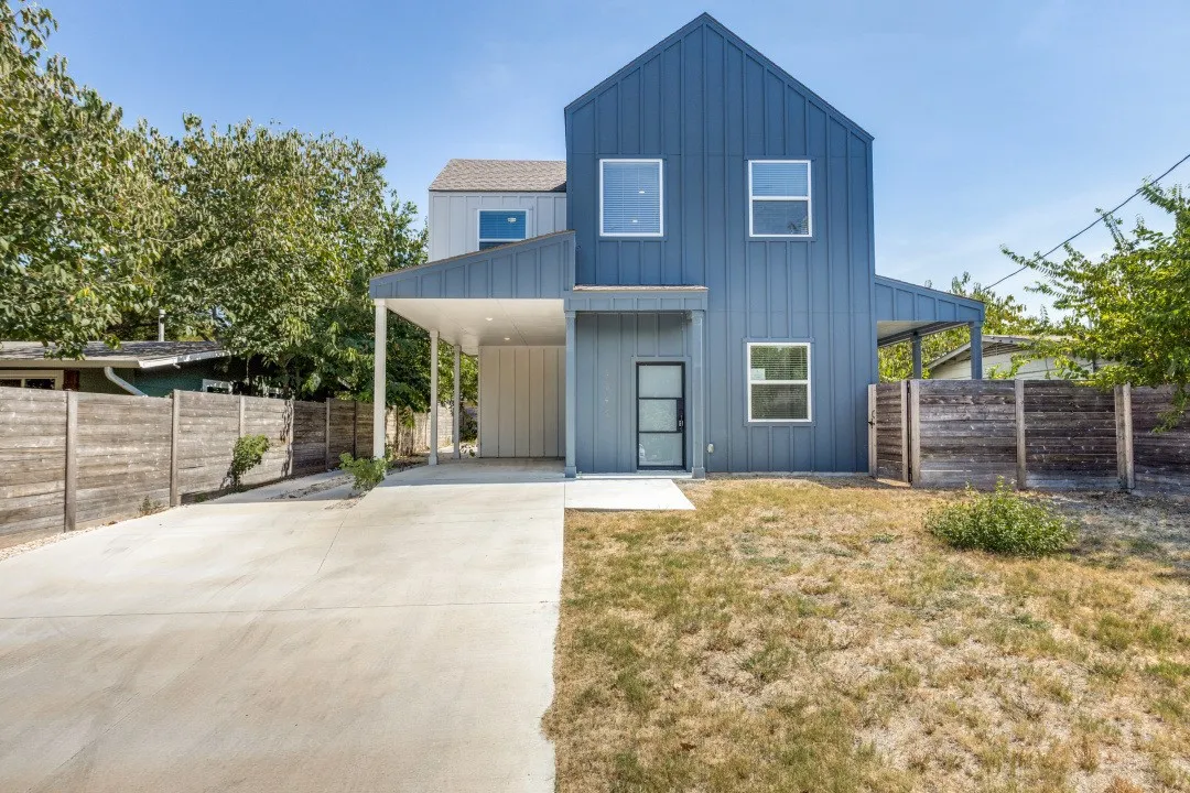 Single Family Residence For Sale in Travis County , 1042 Rosemont Street 1, Austin, Texas 78723, 3 Bedroom, 4 Bathroom, 1 Garage spaces, 2,536 Sqft, built in 2022, mls#21365155, Real Estate Agent in Austin, Homes For Sale in Travis county, Homes For Sale in Austin, Realtor in Austin Texas, Real Estate Brokerage Independent Realty Texas, Luminita Cordes Realtor