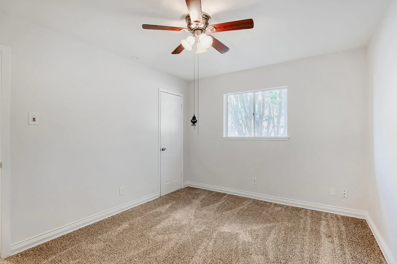 Single Family Residence For Sale in Collin County , 1309 Whitehall Drive, Plano, Texas 75023, 3 Bedroom, 2 Bathroom, 2 Garage spaces, 1,744 Sqft, built in 1974, mls#21366873, Real Estate Agent in Plano, Homes For Sale in Collin county, Homes For Sale in Plano, Realtor in Plano Texas, Real Estate Brokerage Independent Realty Texas, Luminita Cordes Realtor
