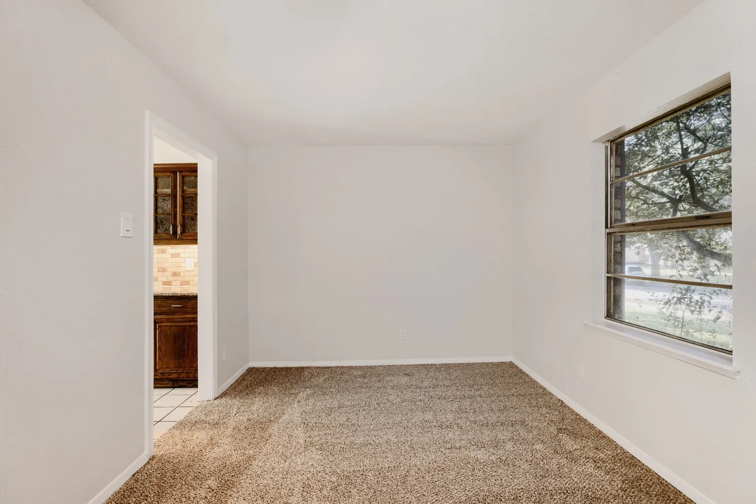 Single Family Residence For Sale in Collin County , 1309 Whitehall Drive, Plano, Texas 75023, 3 Bedroom, 2 Bathroom, 2 Garage spaces, 1,744 Sqft, built in 1974, mls#21366873, Real Estate Agent in Plano, Homes For Sale in Collin county, Homes For Sale in Plano, Realtor in Plano Texas, Real Estate Brokerage Independent Realty Texas, Luminita Cordes Realtor