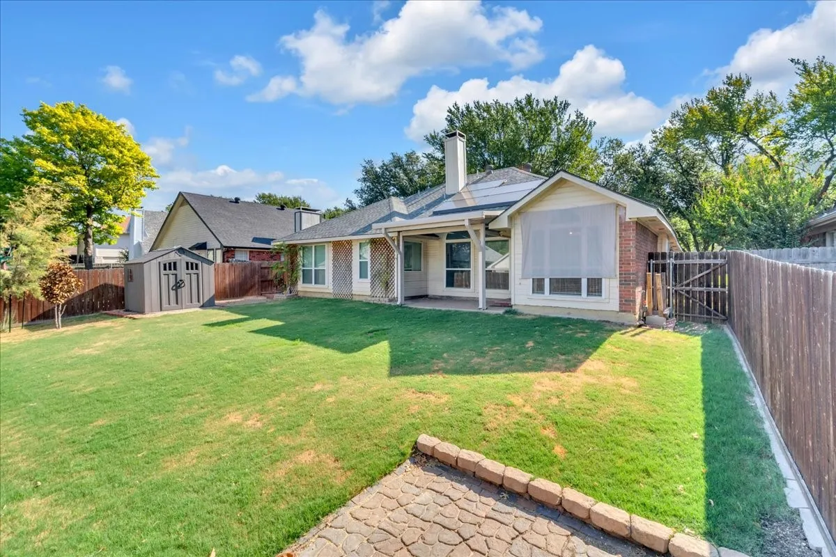 Single Family Residence For Sale in Tarrant County , 7449 Bear Lake Drive, Fort Worth, Texas 76137, 3 Bedroom, 2 Bathroom, 2 Garage spaces, 1,648 Sqft, built in 1990, mls#21366874, Real Estate Agent in Fort Worth, Homes For Sale in Tarrant county, Homes For Sale in Fort Worth, Realtor in Fort Worth Texas, Real Estate Brokerage Independent Realty Texas, Luminita Cordes Realtor