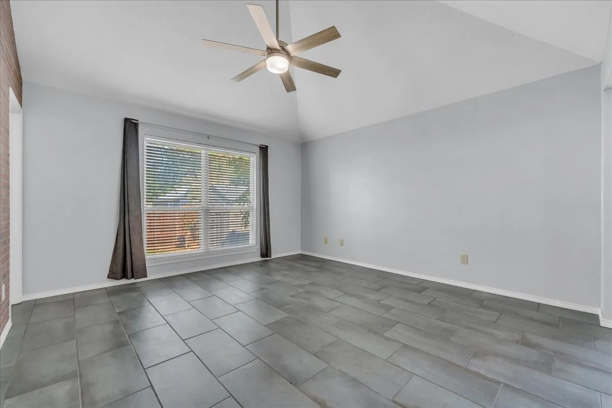 Single Family Residence For Sale in Tarrant County , 7449 Bear Lake Drive, Fort Worth, Texas 76137, 3 Bedroom, 2 Bathroom, 2 Garage spaces, 1,648 Sqft, built in 1990, mls#21366874, Real Estate Agent in Fort Worth, Homes For Sale in Tarrant county, Homes For Sale in Fort Worth, Realtor in Fort Worth Texas, Real Estate Brokerage Independent Realty Texas, Luminita Cordes Realtor