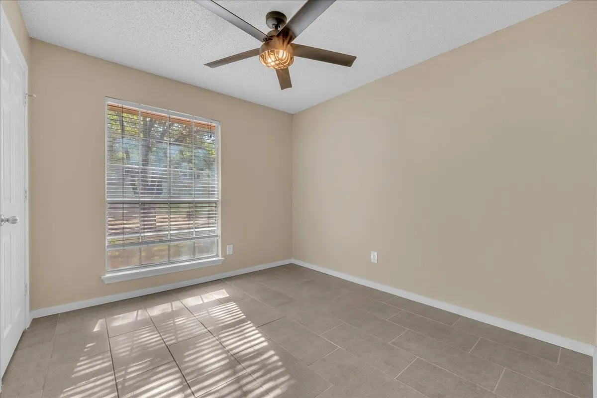 Single Family Residence For Sale in Tarrant County , 7449 Bear Lake Drive, Fort Worth, Texas 76137, 3 Bedroom, 2 Bathroom, 2 Garage spaces, 1,648 Sqft, built in 1990, mls#21366874, Real Estate Agent in Fort Worth, Homes For Sale in Tarrant county, Homes For Sale in Fort Worth, Realtor in Fort Worth Texas, Real Estate Brokerage Independent Realty Texas, Luminita Cordes Realtor