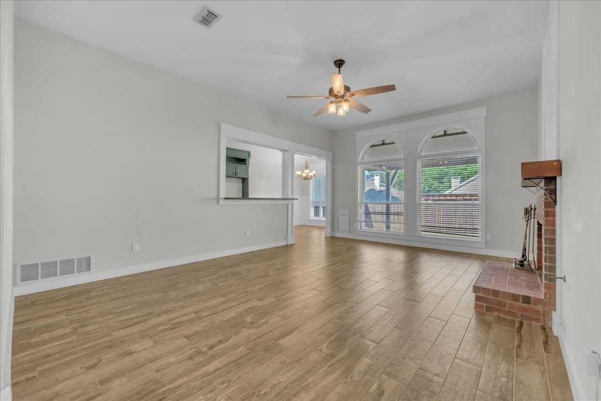 Single Family Residence For Sale in Tarrant County , 7449 Bear Lake Drive, Fort Worth, Texas 76137, 3 Bedroom, 2 Bathroom, 2 Garage spaces, 1,648 Sqft, built in 1990, mls#21366874, Real Estate Agent in Fort Worth, Homes For Sale in Tarrant county, Homes For Sale in Fort Worth, Realtor in Fort Worth Texas, Real Estate Brokerage Independent Realty Texas, Luminita Cordes Realtor
