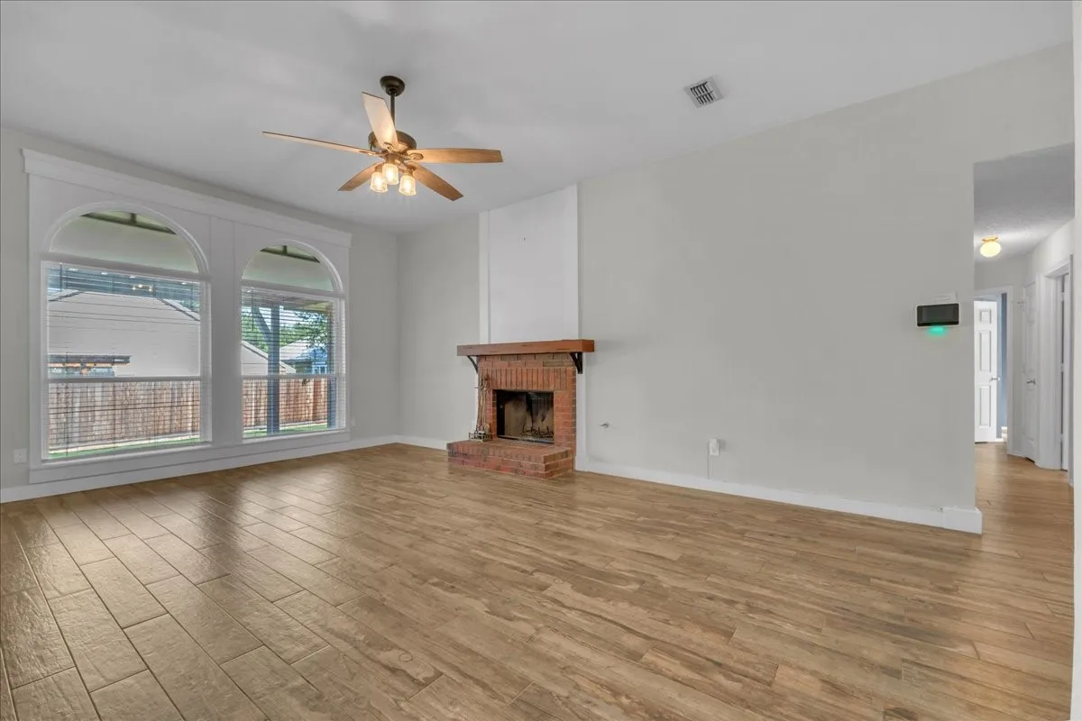Single Family Residence For Sale in Tarrant County , 7449 Bear Lake Drive, Fort Worth, Texas 76137, 3 Bedroom, 2 Bathroom, 2 Garage spaces, 1,648 Sqft, built in 1990, mls#21366874, Real Estate Agent in Fort Worth, Homes For Sale in Tarrant county, Homes For Sale in Fort Worth, Realtor in Fort Worth Texas, Real Estate Brokerage Independent Realty Texas, Luminita Cordes Realtor