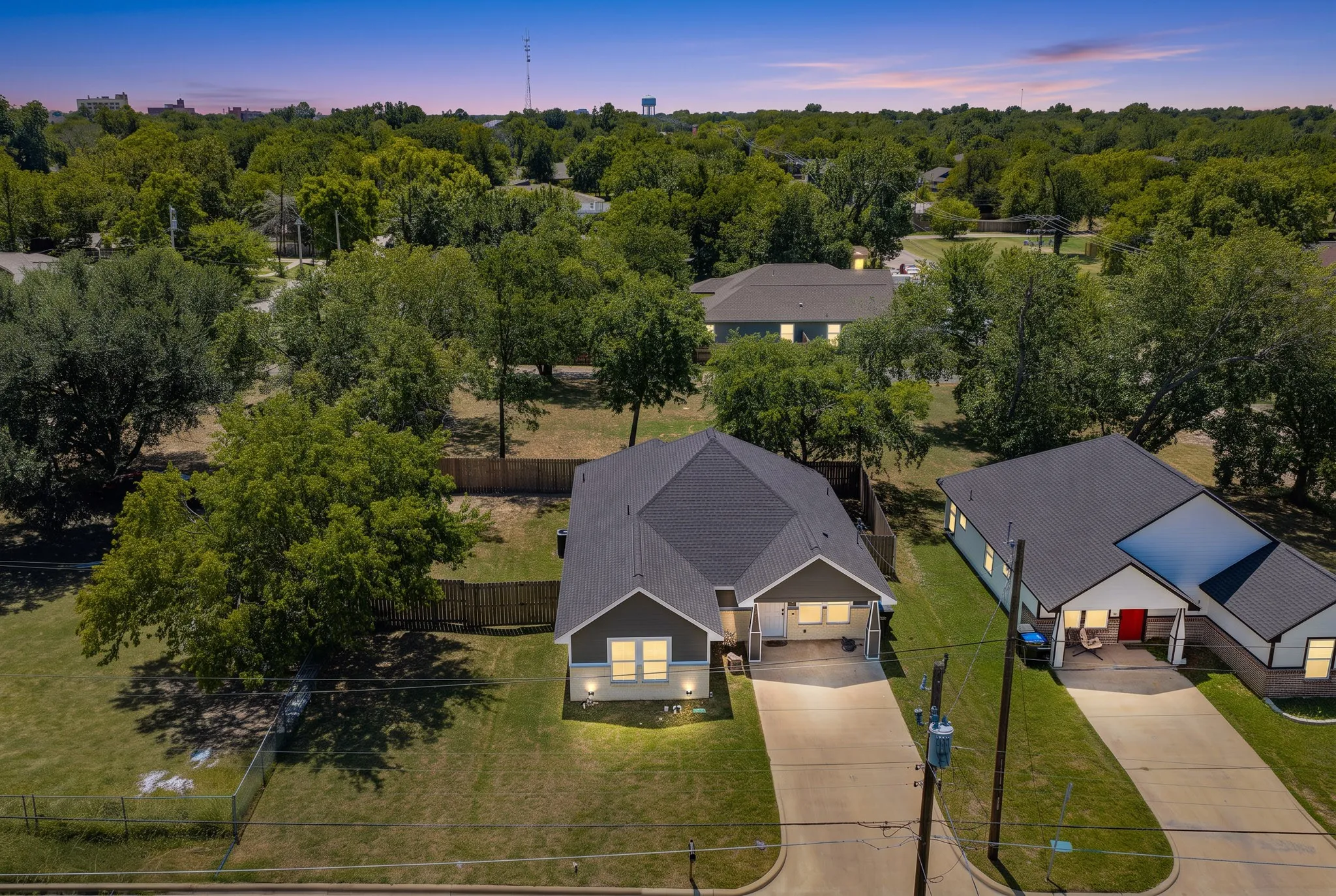 Single Family Residence For Sale in Hunt County , 3055 Silver Street, Greenville, Texas 75401, 4 Bedroom, 3 Bathroom, Garage spaces, 1,652 Sqft, built in 2022, mls#21361227, Real Estate Agent in Greenville, Homes For Sale in Hunt county, Homes For Sale in Greenville, Realtor in Greenville Texas, Real Estate Brokerage Independent Realty Texas, Luminita Cordes Realtor