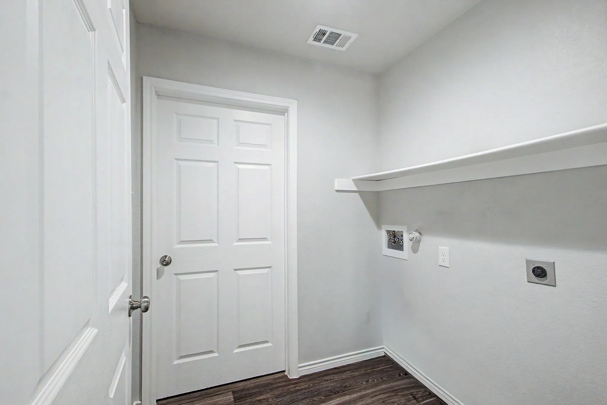 Single Family Residence For Sale in Hunt County , 3055 Silver Street, Greenville, Texas 75401, 4 Bedroom, 3 Bathroom, Garage spaces, 1,652 Sqft, built in 2022, mls#21361227, Real Estate Agent in Greenville, Homes For Sale in Hunt county, Homes For Sale in Greenville, Realtor in Greenville Texas, Real Estate Brokerage Independent Realty Texas, Luminita Cordes Realtor