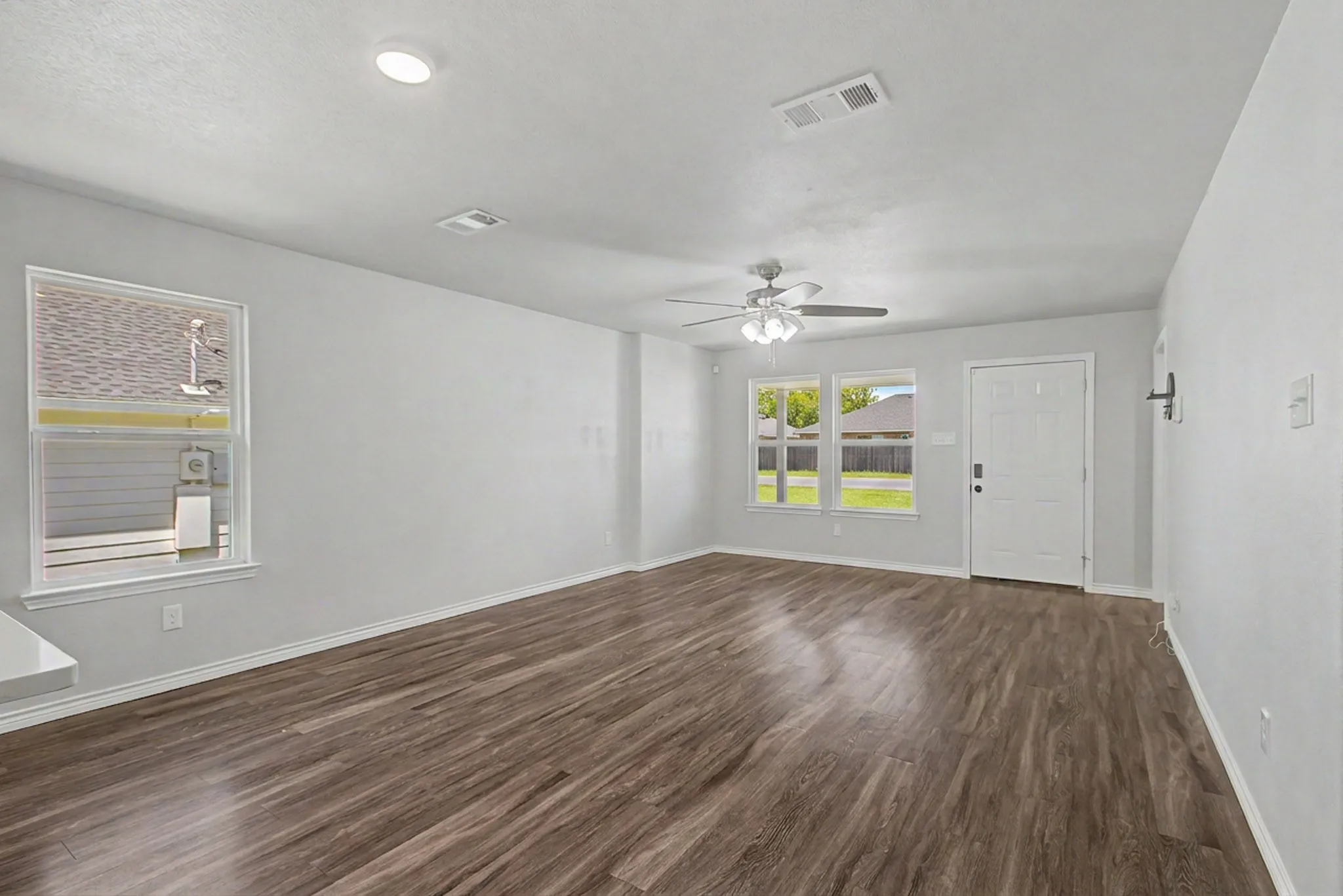 Single Family Residence For Sale in Hunt County , 3055 Silver Street, Greenville, Texas 75401, 4 Bedroom, 3 Bathroom, Garage spaces, 1,652 Sqft, built in 2022, mls#21361227, Real Estate Agent in Greenville, Homes For Sale in Hunt county, Homes For Sale in Greenville, Realtor in Greenville Texas, Real Estate Brokerage Independent Realty Texas, Luminita Cordes Realtor