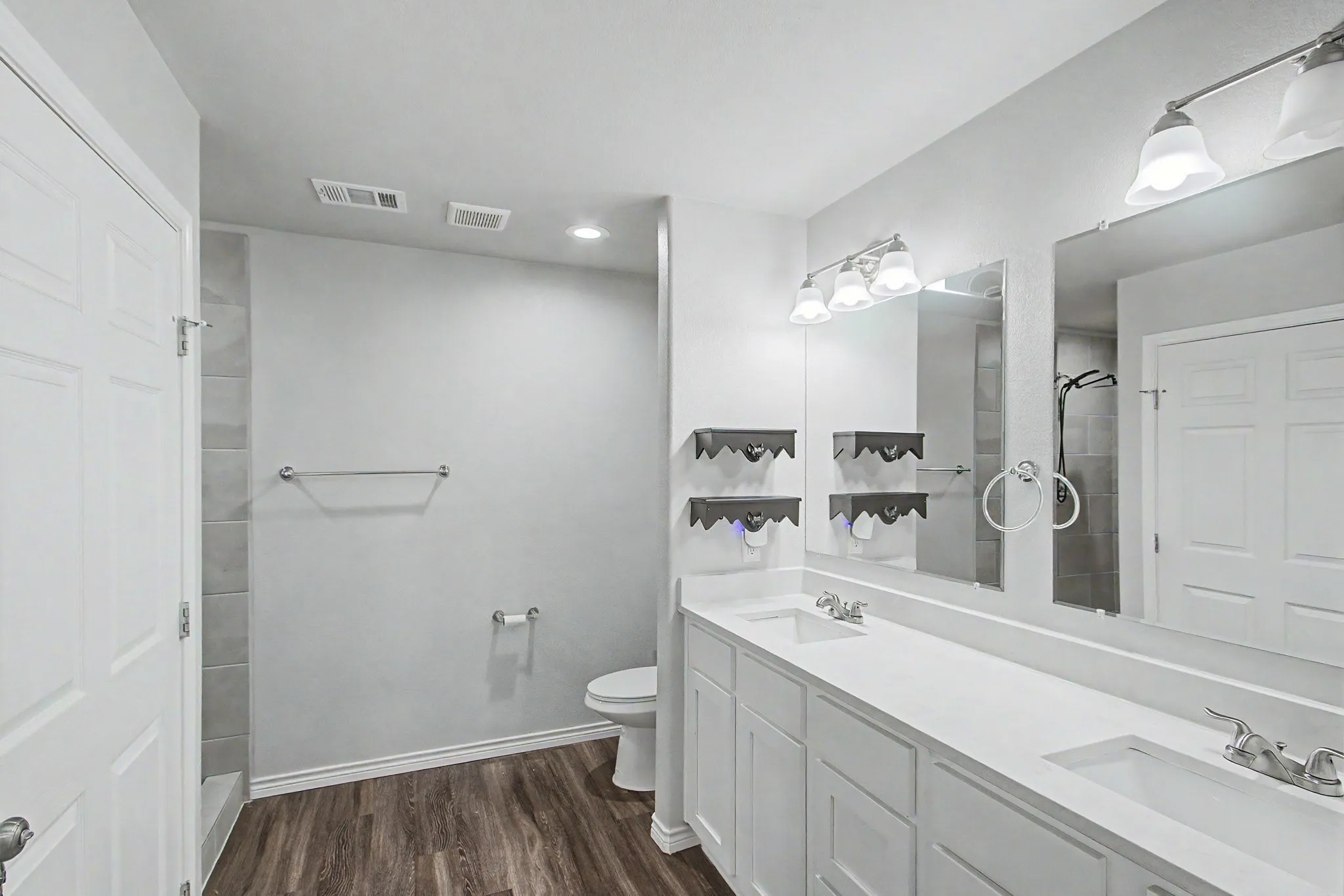 Single Family Residence For Sale in Hunt County , 3055 Silver Street, Greenville, Texas 75401, 4 Bedroom, 3 Bathroom, Garage spaces, 1,652 Sqft, built in 2022, mls#21361227, Real Estate Agent in Greenville, Homes For Sale in Hunt county, Homes For Sale in Greenville, Realtor in Greenville Texas, Real Estate Brokerage Independent Realty Texas, Luminita Cordes Realtor