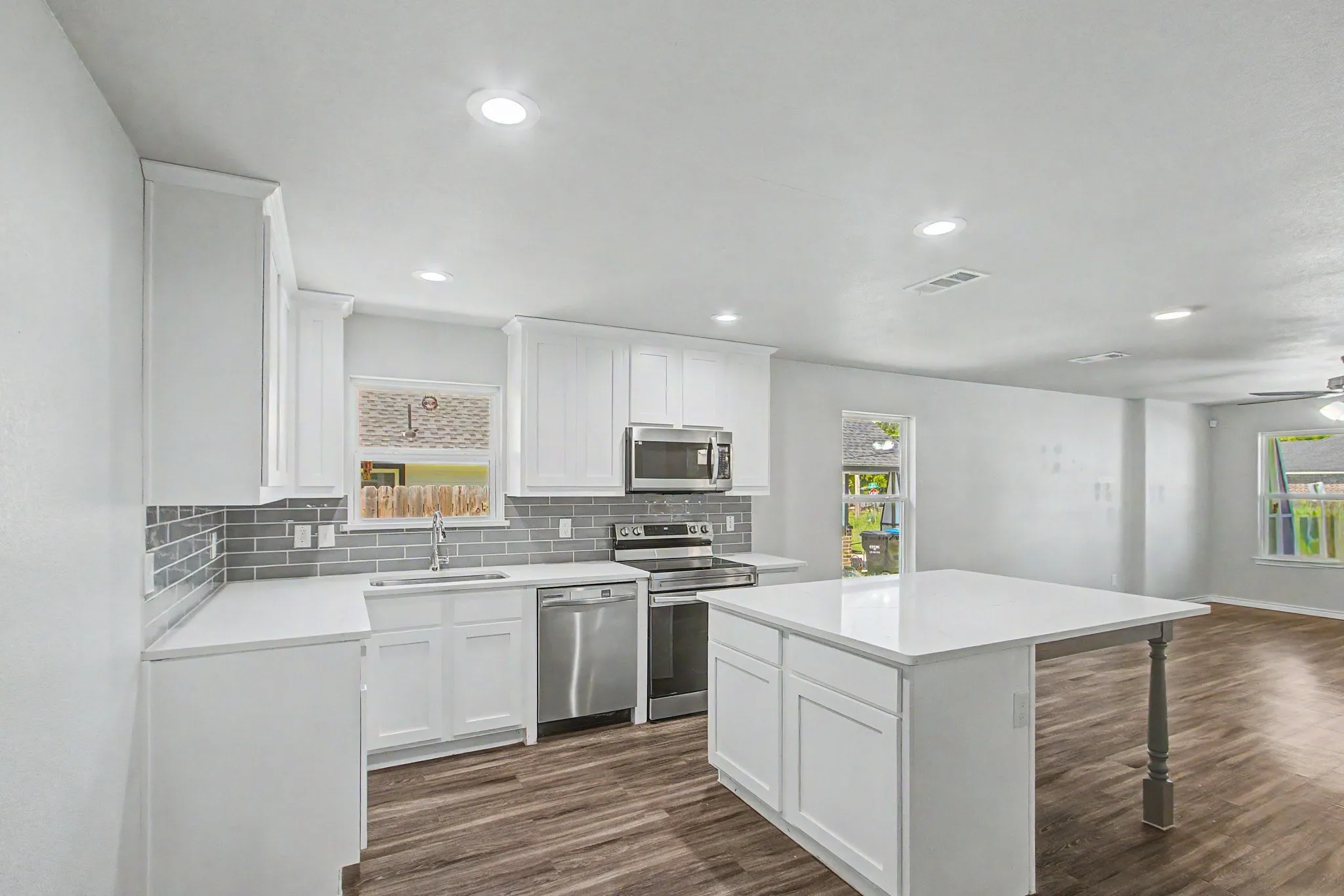 Single Family Residence For Sale in Hunt County , 3055 Silver Street, Greenville, Texas 75401, 4 Bedroom, 3 Bathroom, Garage spaces, 1,652 Sqft, built in 2022, mls#21361227, Real Estate Agent in Greenville, Homes For Sale in Hunt county, Homes For Sale in Greenville, Realtor in Greenville Texas, Real Estate Brokerage Independent Realty Texas, Luminita Cordes Realtor