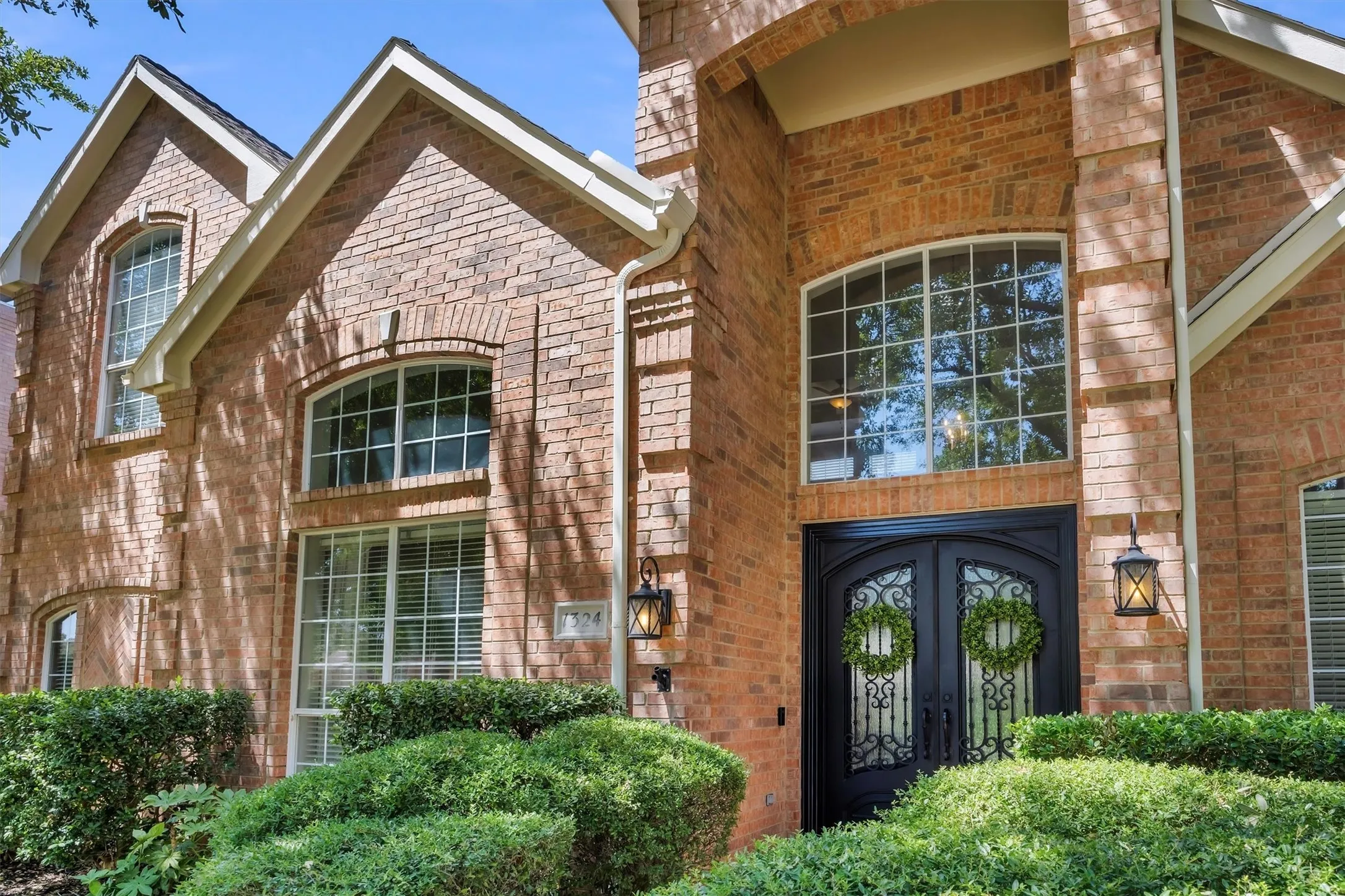 Single Family Residence For Sale in Dallas County , 1324 Coral Drive, Coppell, Texas 75019, 5 Bedroom, 4 Bathroom, 2 Garage spaces, 3,489 Sqft, built in 1994, mls#21366561, Real Estate Agent in Coppell, Homes For Sale in Dallas county, Homes For Sale in Coppell, Realtor in Coppell Texas, Real Estate Brokerage Independent Realty Texas, Luminita Cordes Realtor