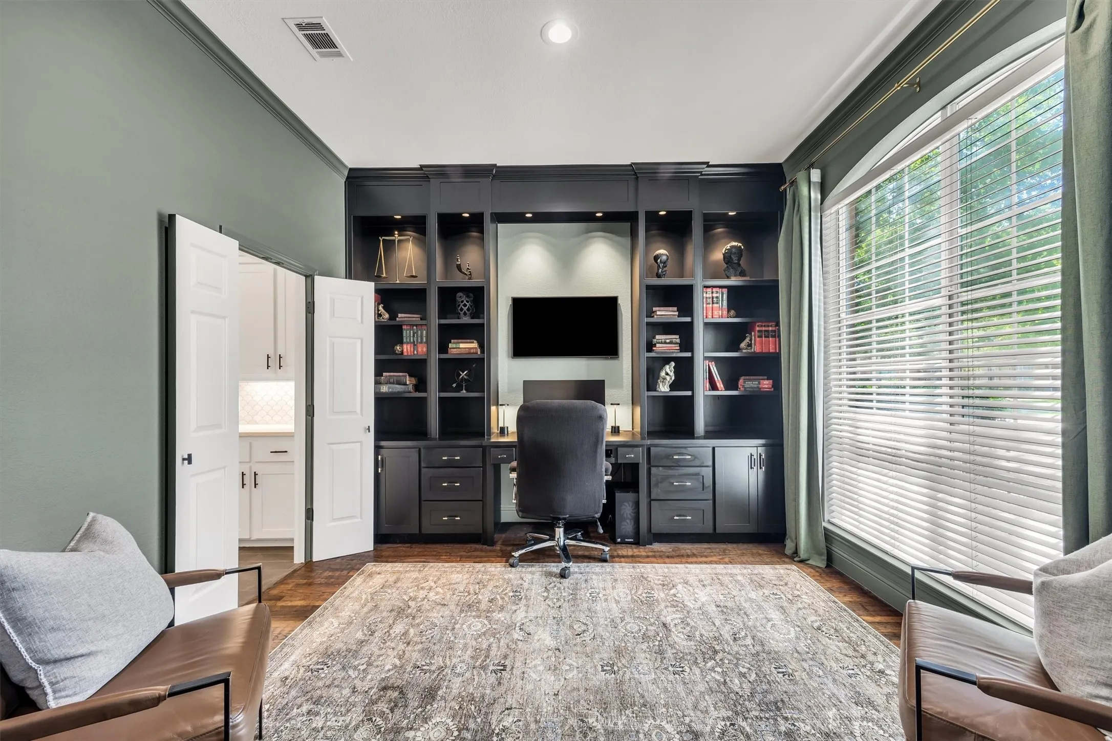 Single Family Residence For Sale in Dallas County , 1324 Coral Drive, Coppell, Texas 75019, 5 Bedroom, 4 Bathroom, 2 Garage spaces, 3,489 Sqft, built in 1994, mls#21366561, Real Estate Agent in Coppell, Homes For Sale in Dallas county, Homes For Sale in Coppell, Realtor in Coppell Texas, Real Estate Brokerage Independent Realty Texas, Luminita Cordes Realtor