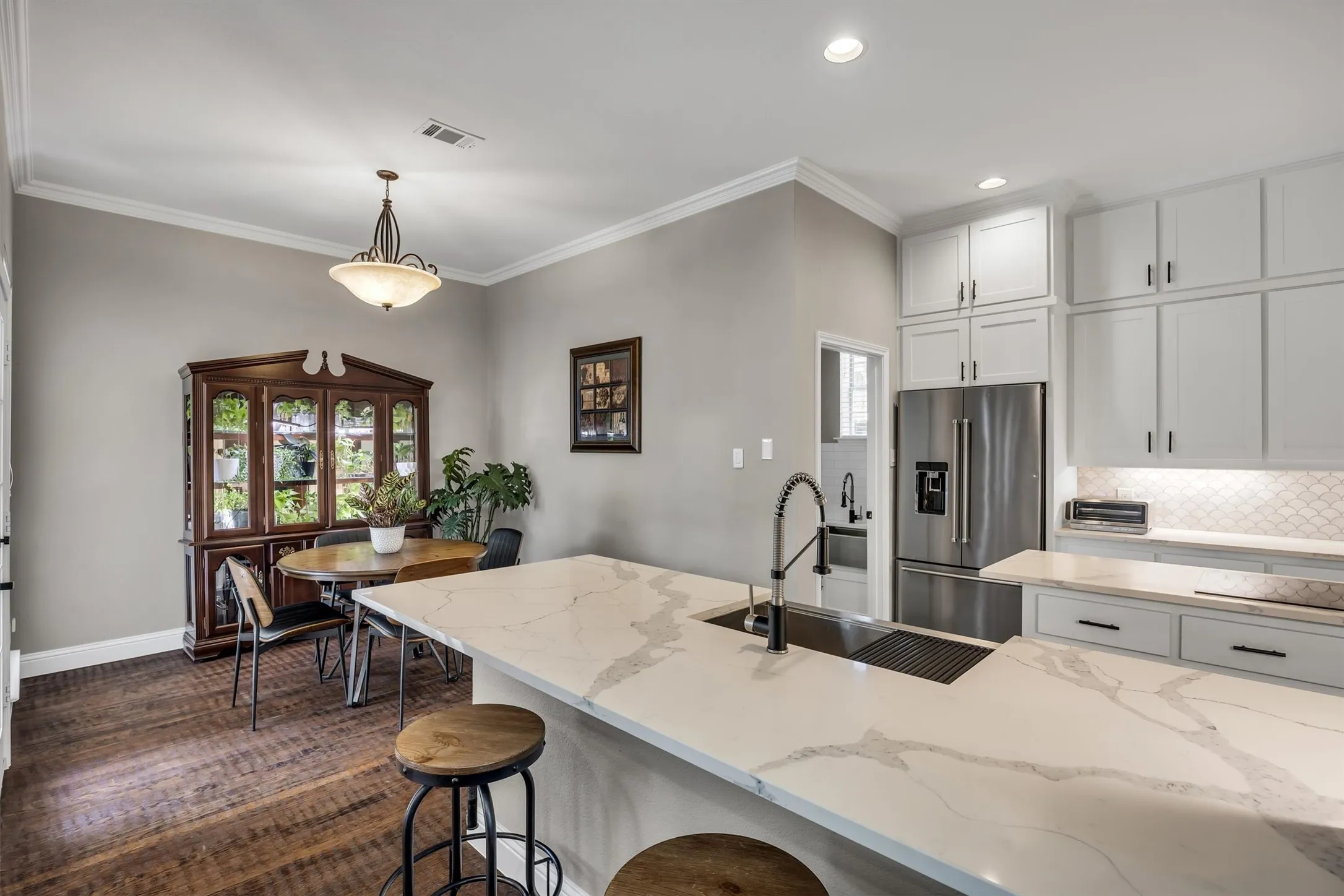 Single Family Residence For Sale in Dallas County , 1324 Coral Drive, Coppell, Texas 75019, 5 Bedroom, 4 Bathroom, 2 Garage spaces, 3,489 Sqft, built in 1994, mls#21366561, Real Estate Agent in Coppell, Homes For Sale in Dallas county, Homes For Sale in Coppell, Realtor in Coppell Texas, Real Estate Brokerage Independent Realty Texas, Luminita Cordes Realtor