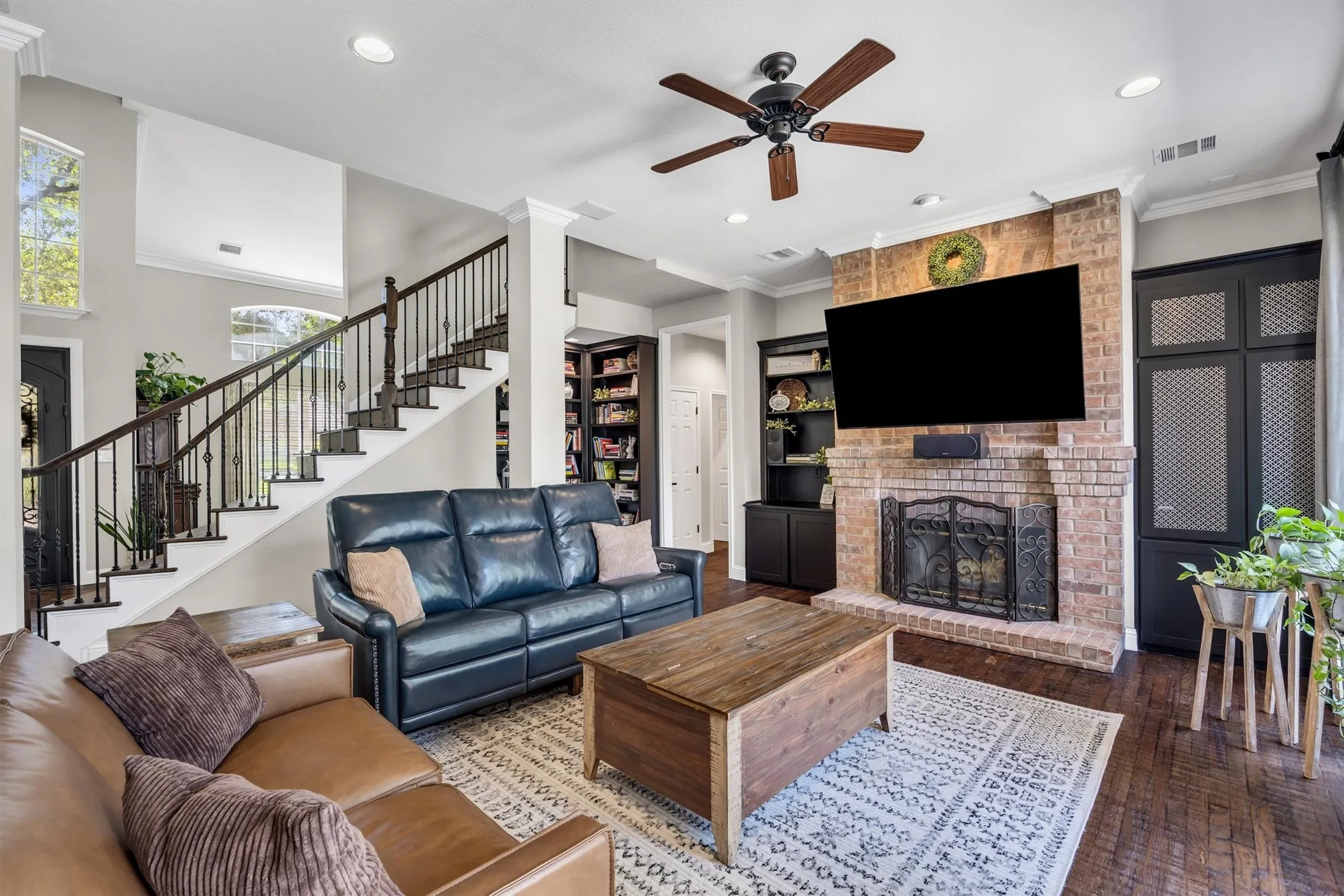 Single Family Residence For Sale in Dallas County , 1324 Coral Drive, Coppell, Texas 75019, 5 Bedroom, 4 Bathroom, 2 Garage spaces, 3,489 Sqft, built in 1994, mls#21366561, Real Estate Agent in Coppell, Homes For Sale in Dallas county, Homes For Sale in Coppell, Realtor in Coppell Texas, Real Estate Brokerage Independent Realty Texas, Luminita Cordes Realtor