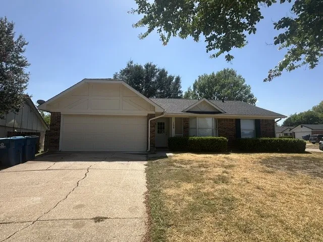Single Family Residence For Rent in Rockwall County , 158 Brockway Drive, Rockwall, Texas 75032, 3 Bedroom, 2 Bathroom, 2 Garage spaces, 1,274 Sqft, built in 1985, mls#21366878, Real Estate Agent in Rockwall, Homes For Rent in Rockwall county, Homes For Rent in Rockwall, Realtor in Rockwall Texas, Real Estate Brokerage Independent Realty Texas, Luminita Cordes Realtor
