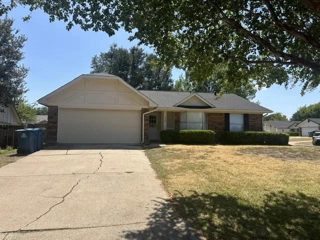 Single Family Residence For Rent in Rockwall County , 158 Brockway Drive, Rockwall, Texas 75032, 3 Bedroom, 2 Bathroom, 2 Garage spaces, 1,274 Sqft, built in 1985, mls#21366878, Real Estate Agent in Rockwall, Homes For Rent in Rockwall county, Homes For Rent in Rockwall, Realtor in Rockwall Texas, Real Estate Brokerage Independent Realty Texas, Luminita Cordes Realtor
