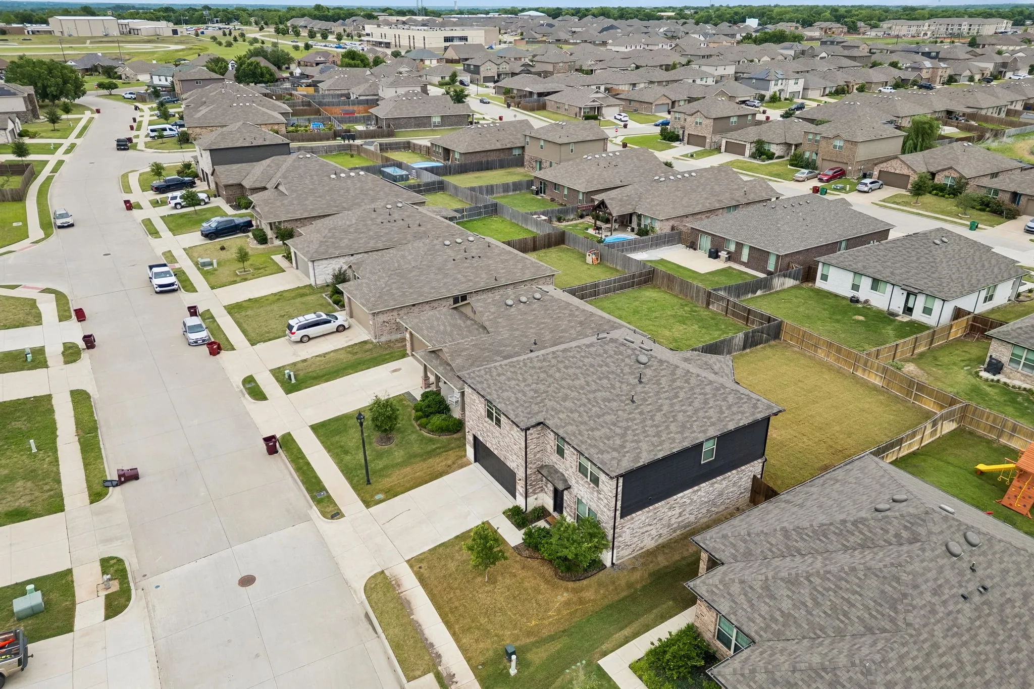 Greywood Heights offers sidewalks and convenient access to Van Alstyne schools, US-75 and town amenities.