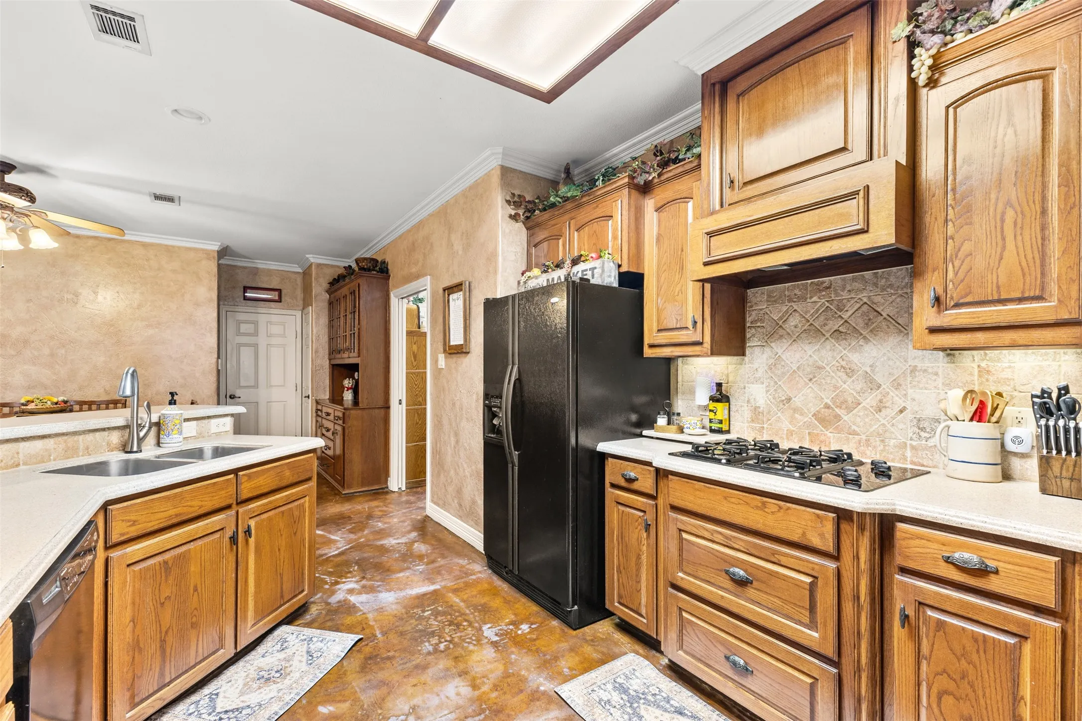 Single Family Residence For Sale in Ellis County , 1010 Williams Street, Ennis, Texas 75119, 3 Bedroom, 3 Bathroom, 2 Garage spaces, 1,933 Sqft, built in 2005, mls#21354624, Real Estate Agent in Ennis, Homes For Sale in Ellis county, Homes For Sale in Ennis, Realtor in Ennis Texas, Real Estate Brokerage Independent Realty Texas, Luminita Cordes Realtor