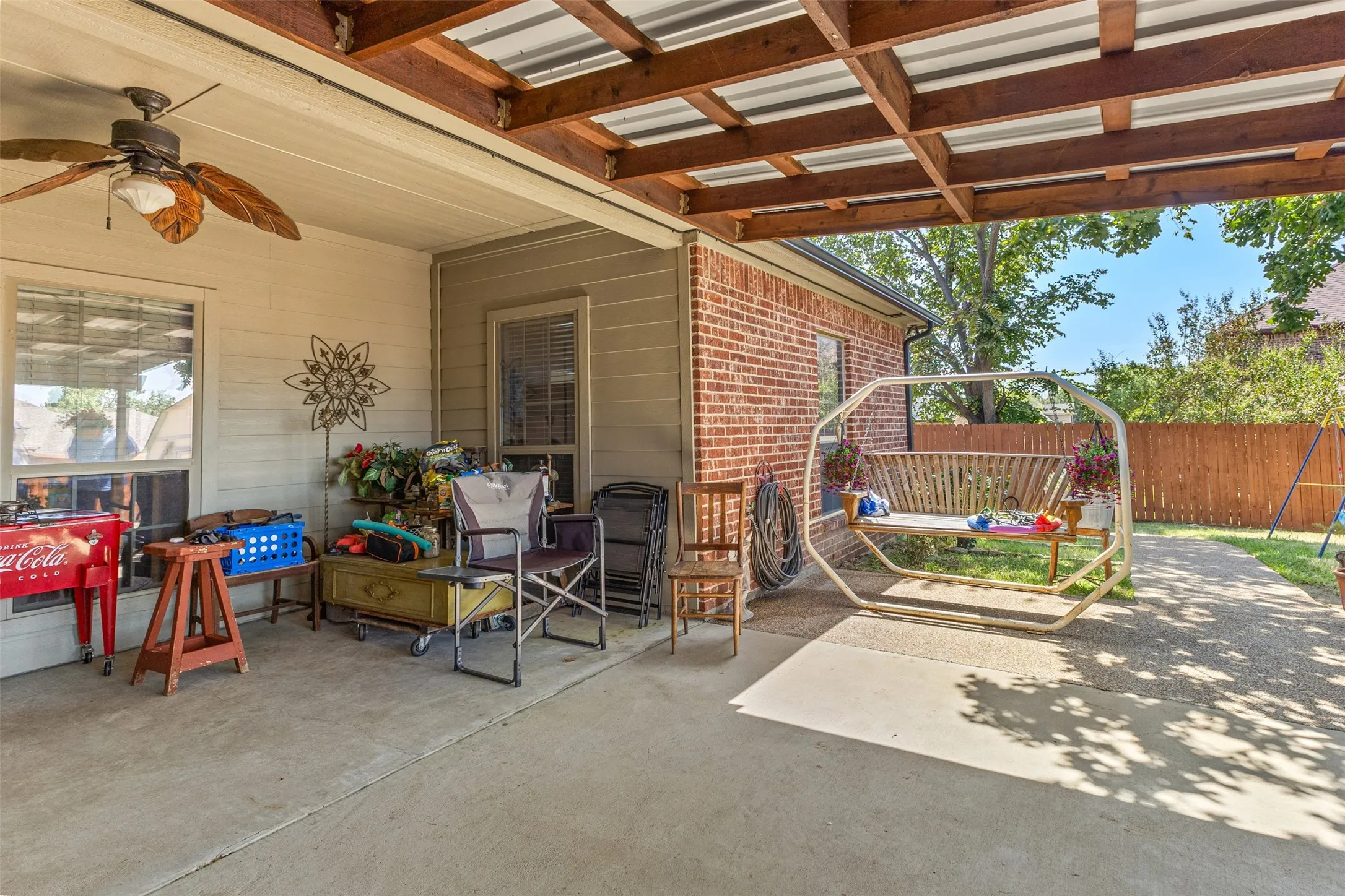 Single Family Residence For Sale in Ellis County , 1010 Williams Street, Ennis, Texas 75119, 3 Bedroom, 3 Bathroom, 2 Garage spaces, 1,933 Sqft, built in 2005, mls#21354624, Real Estate Agent in Ennis, Homes For Sale in Ellis county, Homes For Sale in Ennis, Realtor in Ennis Texas, Real Estate Brokerage Independent Realty Texas, Luminita Cordes Realtor