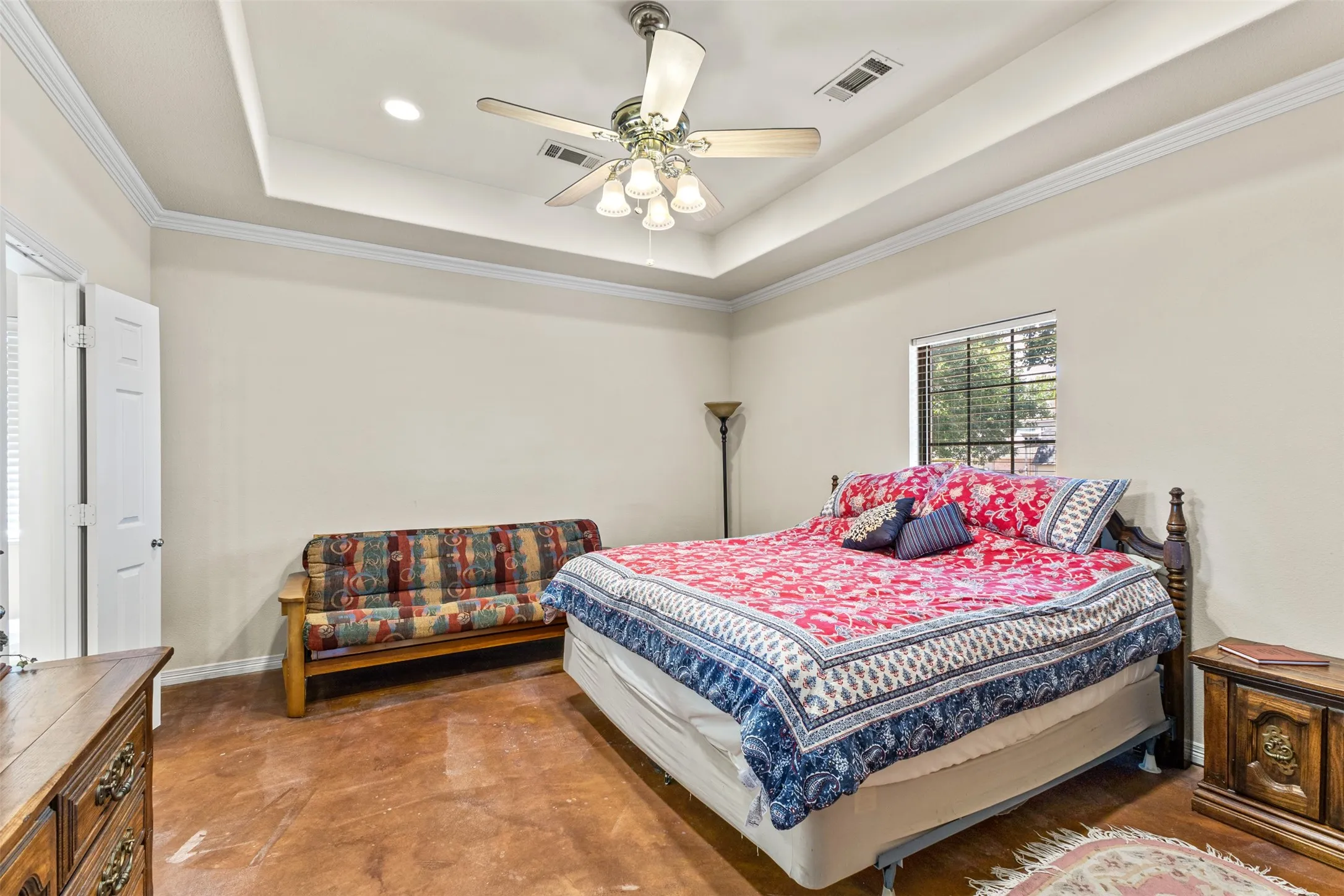 Single Family Residence For Sale in Ellis County , 1010 Williams Street, Ennis, Texas 75119, 3 Bedroom, 3 Bathroom, 2 Garage spaces, 1,933 Sqft, built in 2005, mls#21354624, Real Estate Agent in Ennis, Homes For Sale in Ellis county, Homes For Sale in Ennis, Realtor in Ennis Texas, Real Estate Brokerage Independent Realty Texas, Luminita Cordes Realtor