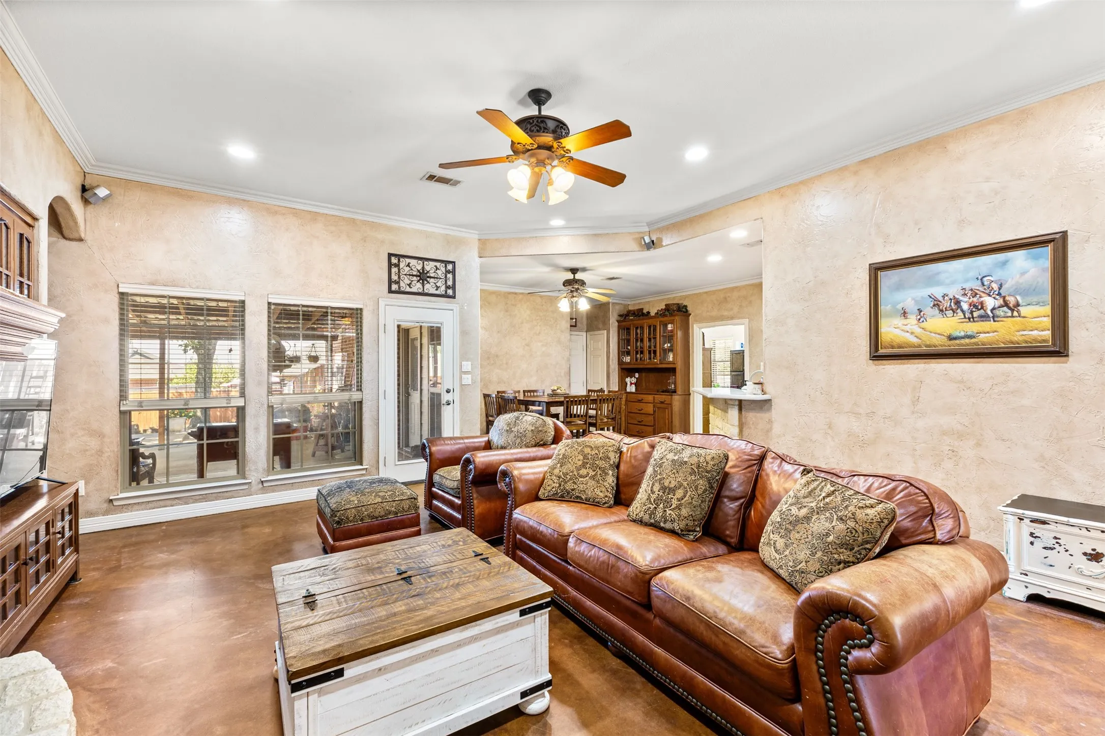 Single Family Residence For Sale in Ellis County , 1010 Williams Street, Ennis, Texas 75119, 3 Bedroom, 3 Bathroom, 2 Garage spaces, 1,933 Sqft, built in 2005, mls#21354624, Real Estate Agent in Ennis, Homes For Sale in Ellis county, Homes For Sale in Ennis, Realtor in Ennis Texas, Real Estate Brokerage Independent Realty Texas, Luminita Cordes Realtor