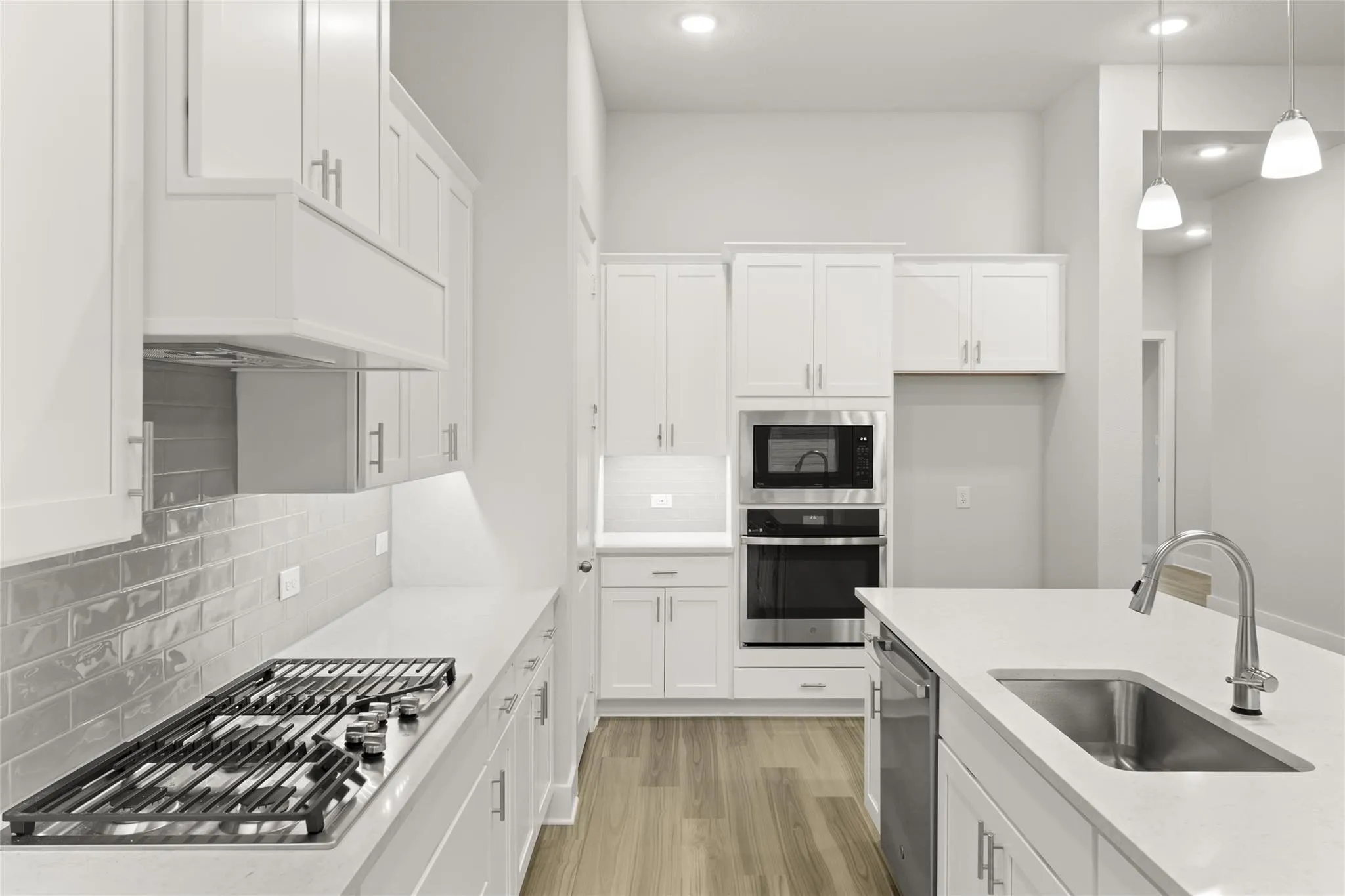 Single Family Residence For Rent in Denton County , 653 Begonia Way, Little Elm, Texas 76227, 3 Bedroom, 2 Bathroom, 2 Garage spaces, 2,257 Sqft, built in 2024, mls#21366885, Real Estate Agent in Little Elm, Homes For Rent in Denton county, Homes For Rent in Little Elm, Realtor in Little Elm Texas, Real Estate Brokerage Independent Realty Texas, Luminita Cordes Realtor