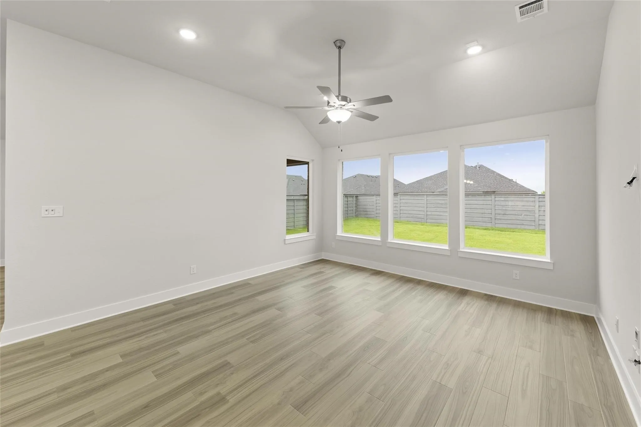 Single Family Residence For Rent in Denton County , 653 Begonia Way, Little Elm, Texas 76227, 3 Bedroom, 2 Bathroom, 2 Garage spaces, 2,257 Sqft, built in 2024, mls#21366885, Real Estate Agent in Little Elm, Homes For Rent in Denton county, Homes For Rent in Little Elm, Realtor in Little Elm Texas, Real Estate Brokerage Independent Realty Texas, Luminita Cordes Realtor