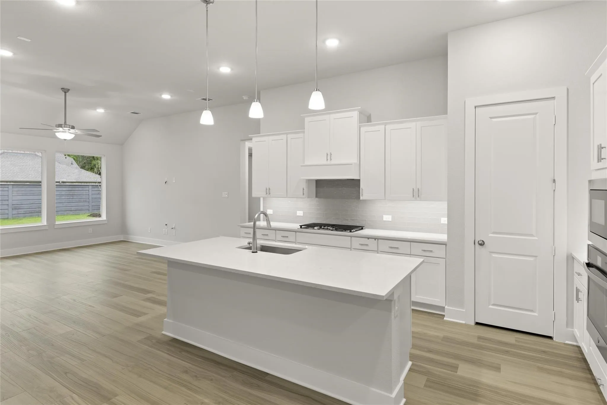 Single Family Residence For Rent in Denton County , 653 Begonia Way, Little Elm, Texas 76227, 3 Bedroom, 2 Bathroom, 2 Garage spaces, 2,257 Sqft, built in 2024, mls#21366885, Real Estate Agent in Little Elm, Homes For Rent in Denton county, Homes For Rent in Little Elm, Realtor in Little Elm Texas, Real Estate Brokerage Independent Realty Texas, Luminita Cordes Realtor