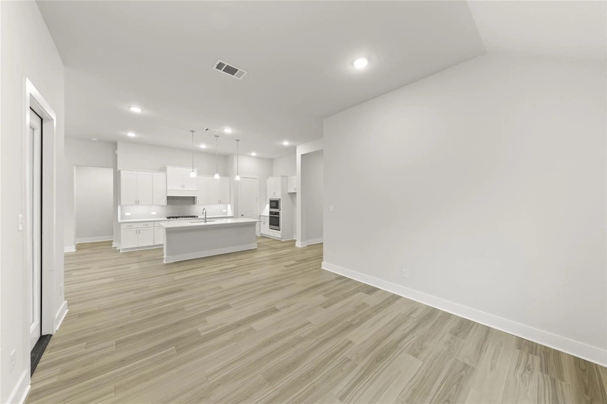 Single Family Residence For Rent in Denton County , 653 Begonia Way, Little Elm, Texas 76227, 3 Bedroom, 2 Bathroom, 2 Garage spaces, 2,257 Sqft, built in 2024, mls#21366885, Real Estate Agent in Little Elm, Homes For Rent in Denton county, Homes For Rent in Little Elm, Realtor in Little Elm Texas, Real Estate Brokerage Independent Realty Texas, Luminita Cordes Realtor