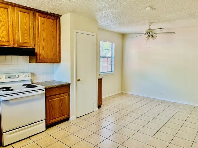 Single Family Residence For Sale in Dallas County , 725 Keystone Street, Mesquite, Texas 75149, 3 Bedroom, 2 Bathroom, Garage spaces, 1,713 Sqft, built in 1970, mls#21360932, Real Estate Agent in Mesquite, Homes For Sale in Dallas county, Homes For Sale in Mesquite, Realtor in Mesquite Texas, Real Estate Brokerage Independent Realty Texas, Luminita Cordes Realtor