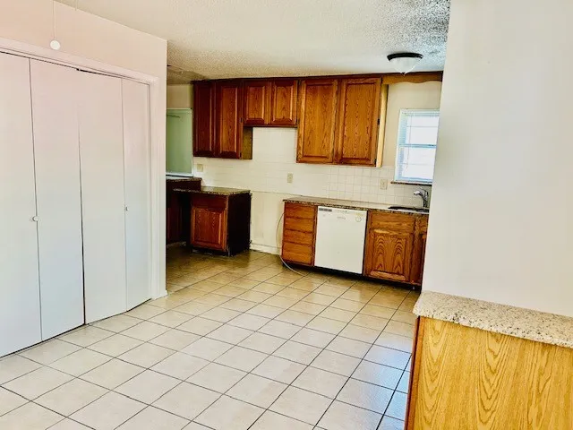 Single Family Residence For Sale in Dallas County , 725 Keystone Street, Mesquite, Texas 75149, 3 Bedroom, 2 Bathroom, Garage spaces, 1,713 Sqft, built in 1970, mls#21360932, Real Estate Agent in Mesquite, Homes For Sale in Dallas county, Homes For Sale in Mesquite, Realtor in Mesquite Texas, Real Estate Brokerage Independent Realty Texas, Luminita Cordes Realtor