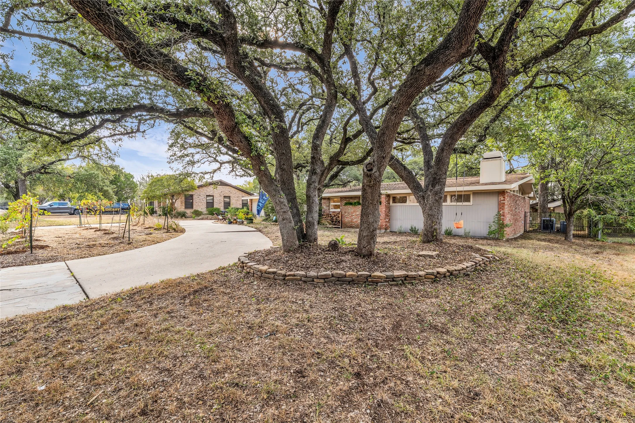 Single Family Residence For Sale in Mc Lennan County , 2112 Gregory Lane, Waco, Texas 76708, 3 Bedroom, 3 Bathroom, 2 Garage spaces, 2,441 Sqft, built in 1955, mls#21365959, Real Estate Agent in Waco, Homes For Sale in Mc Lennan county, Homes For Sale in Waco, Realtor in Waco Texas, Real Estate Brokerage Independent Realty Texas, Luminita Cordes Realtor