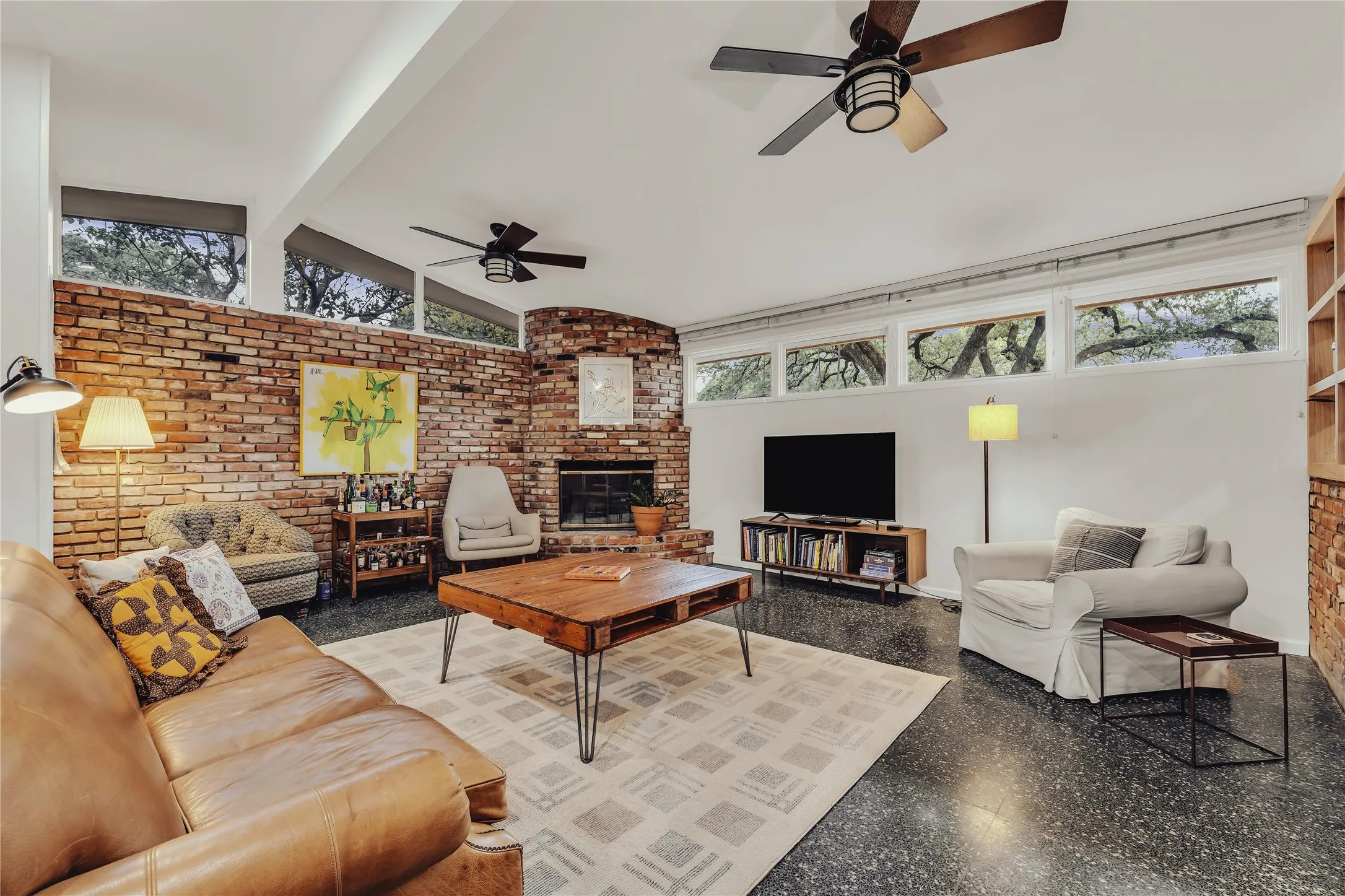 Single Family Residence For Sale in Mc Lennan County , 2112 Gregory Lane, Waco, Texas 76708, 3 Bedroom, 3 Bathroom, 2 Garage spaces, 2,441 Sqft, built in 1955, mls#21365959, Real Estate Agent in Waco, Homes For Sale in Mc Lennan county, Homes For Sale in Waco, Realtor in Waco Texas, Real Estate Brokerage Independent Realty Texas, Luminita Cordes Realtor