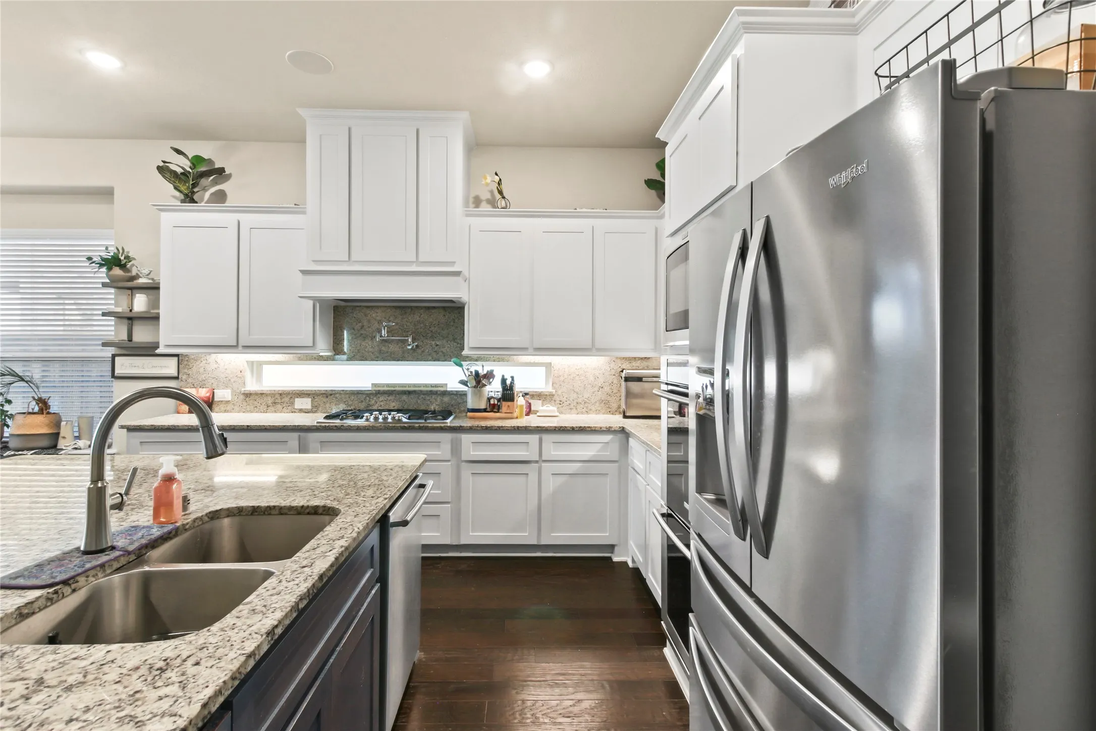 Single Family Residence For Sale in Dallas County , 12505 Amesbury Way, Farmers Branch, Texas 75234, 3 Bedroom, 3 Bathroom, 2 Garage spaces, 2,311 Sqft, built in 2019, mls#21366877, Real Estate Agent in Farmers Branch, Homes For Sale in Dallas county, Homes For Sale in Farmers Branch, Realtor in Farmers Branch Texas, Real Estate Brokerage Independent Realty Texas, Luminita Cordes Realtor