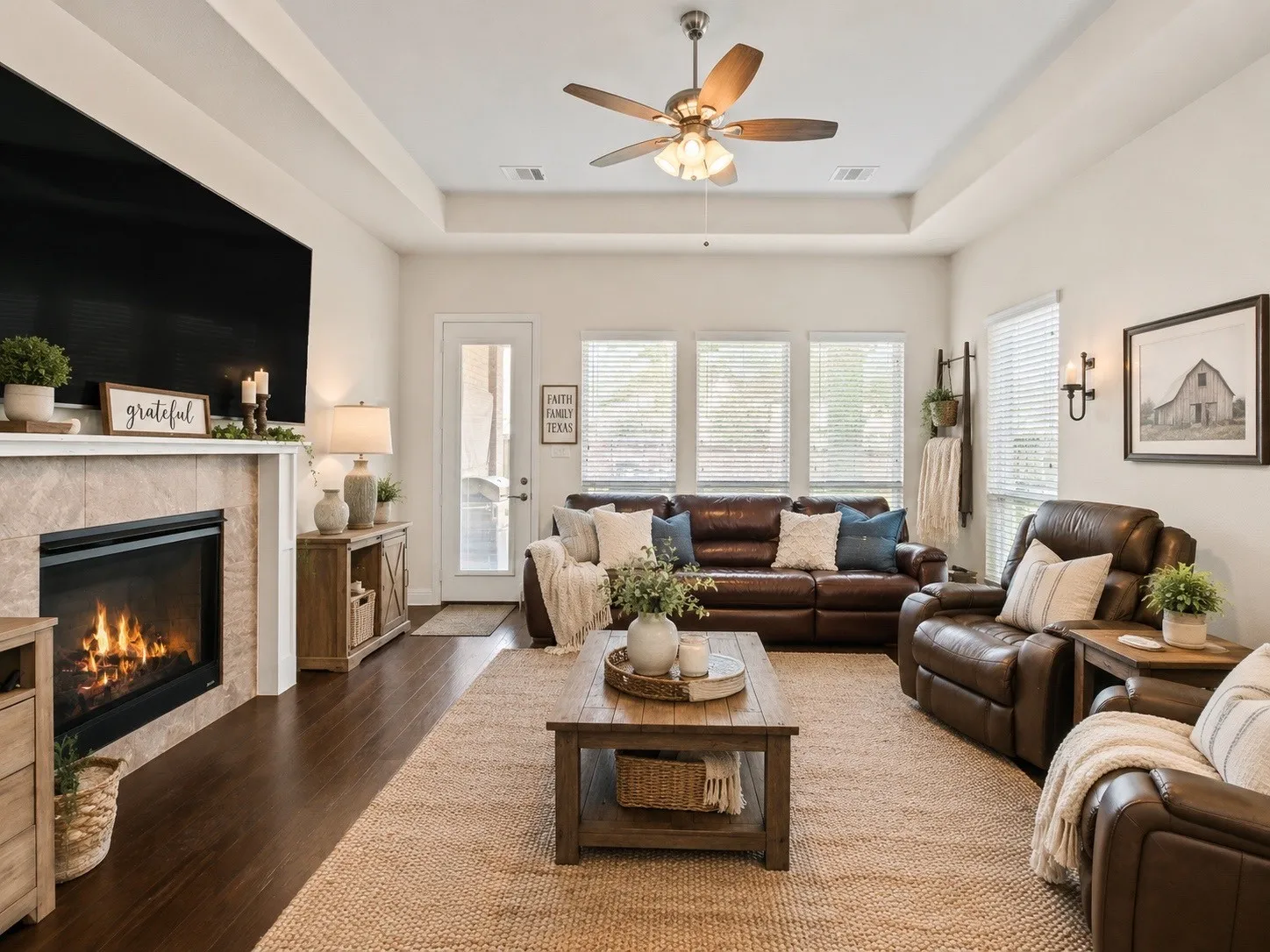 Single Family Residence For Sale in Dallas County , 12505 Amesbury Way, Farmers Branch, Texas 75234, 3 Bedroom, 3 Bathroom, 2 Garage spaces, 2,311 Sqft, built in 2019, mls#21366877, Real Estate Agent in Farmers Branch, Homes For Sale in Dallas county, Homes For Sale in Farmers Branch, Realtor in Farmers Branch Texas, Real Estate Brokerage Independent Realty Texas, Luminita Cordes Realtor