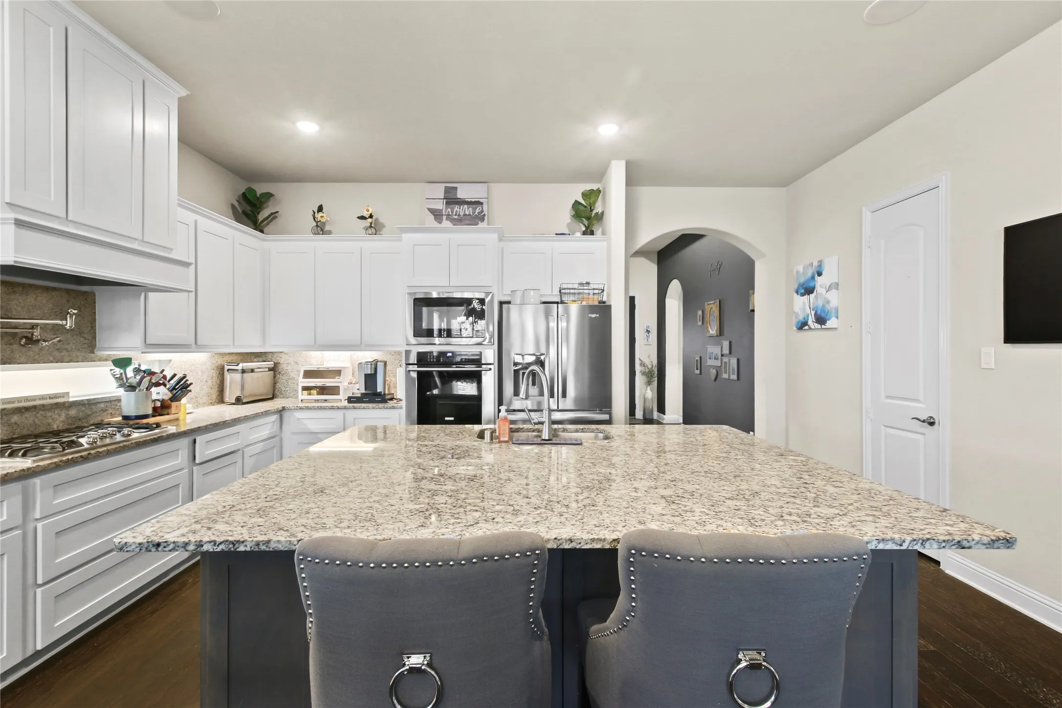 Single Family Residence For Sale in Dallas County , 12505 Amesbury Way, Farmers Branch, Texas 75234, 3 Bedroom, 3 Bathroom, 2 Garage spaces, 2,311 Sqft, built in 2019, mls#21366877, Real Estate Agent in Farmers Branch, Homes For Sale in Dallas county, Homes For Sale in Farmers Branch, Realtor in Farmers Branch Texas, Real Estate Brokerage Independent Realty Texas, Luminita Cordes Realtor