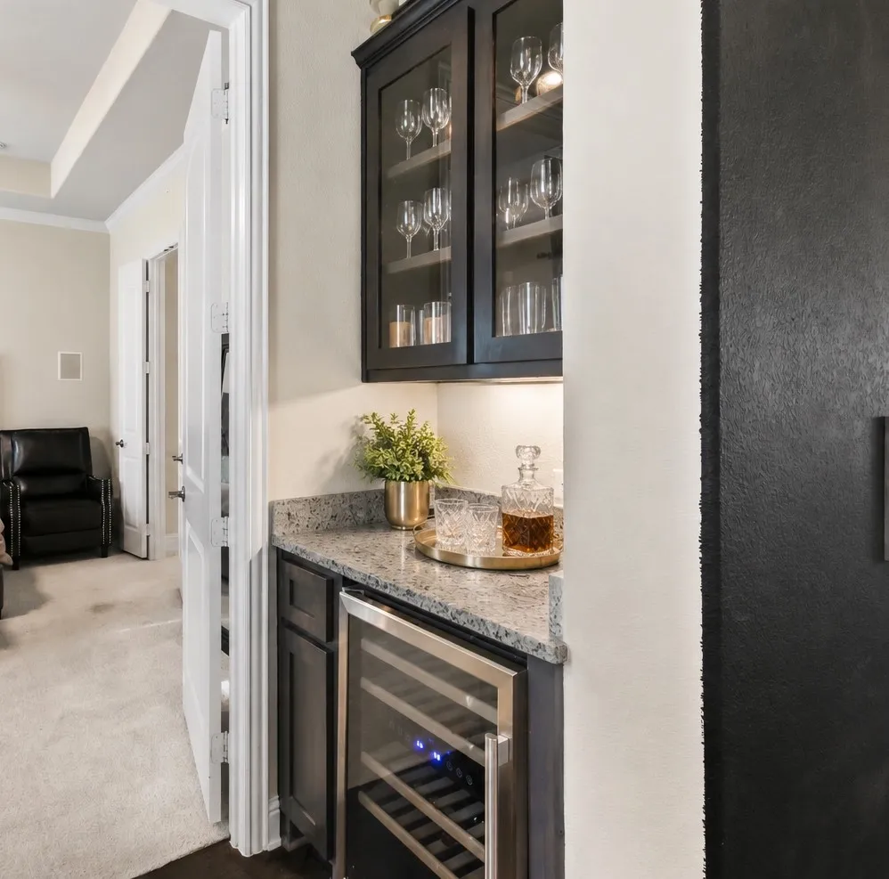 Single Family Residence For Sale in Dallas County , 12505 Amesbury Way, Farmers Branch, Texas 75234, 3 Bedroom, 3 Bathroom, 2 Garage spaces, 2,311 Sqft, built in 2019, mls#21366877, Real Estate Agent in Farmers Branch, Homes For Sale in Dallas county, Homes For Sale in Farmers Branch, Realtor in Farmers Branch Texas, Real Estate Brokerage Independent Realty Texas, Luminita Cordes Realtor