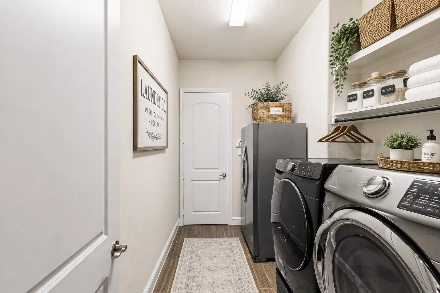 Single Family Residence For Sale in Dallas County , 12505 Amesbury Way, Farmers Branch, Texas 75234, 3 Bedroom, 3 Bathroom, 2 Garage spaces, 2,311 Sqft, built in 2019, mls#21366877, Real Estate Agent in Farmers Branch, Homes For Sale in Dallas county, Homes For Sale in Farmers Branch, Realtor in Farmers Branch Texas, Real Estate Brokerage Independent Realty Texas, Luminita Cordes Realtor