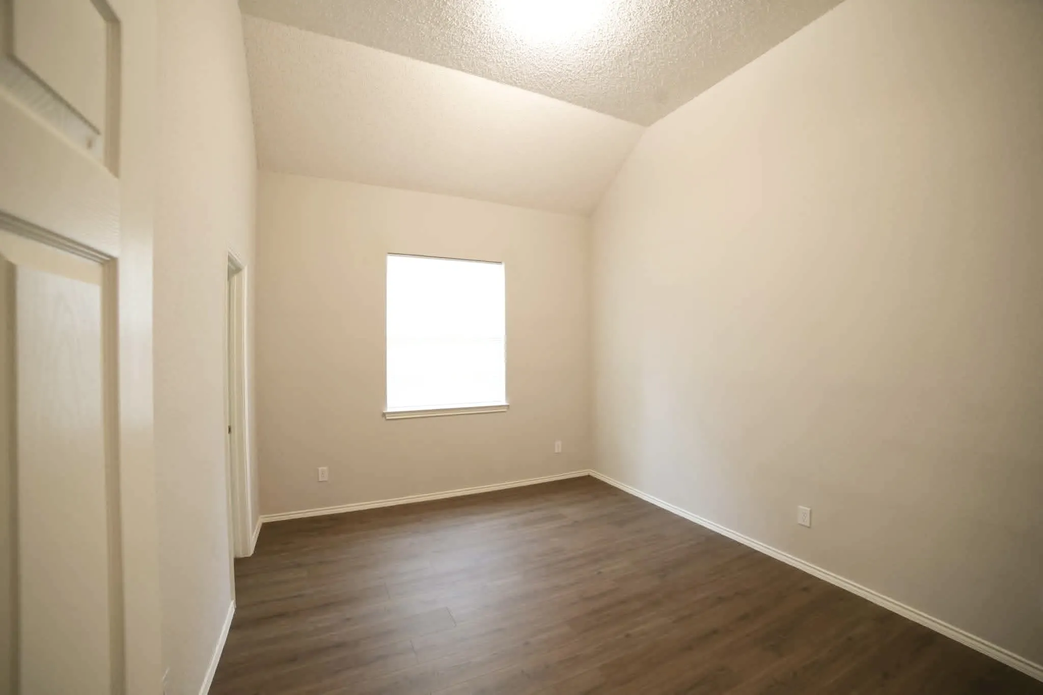 Single Family Residence For Sale in Collin County , 3114 Stonehenge Drive, Richardson, Texas 75082, 4 Bedroom, 3 Bathroom, 2 Garage spaces, 2,668 Sqft, built in 1993, mls#21358504, Real Estate Agent in Richardson, Homes For Sale in Collin county, Homes For Sale in Richardson, Realtor in Richardson Texas, Real Estate Brokerage Independent Realty Texas, Luminita Cordes Realtor