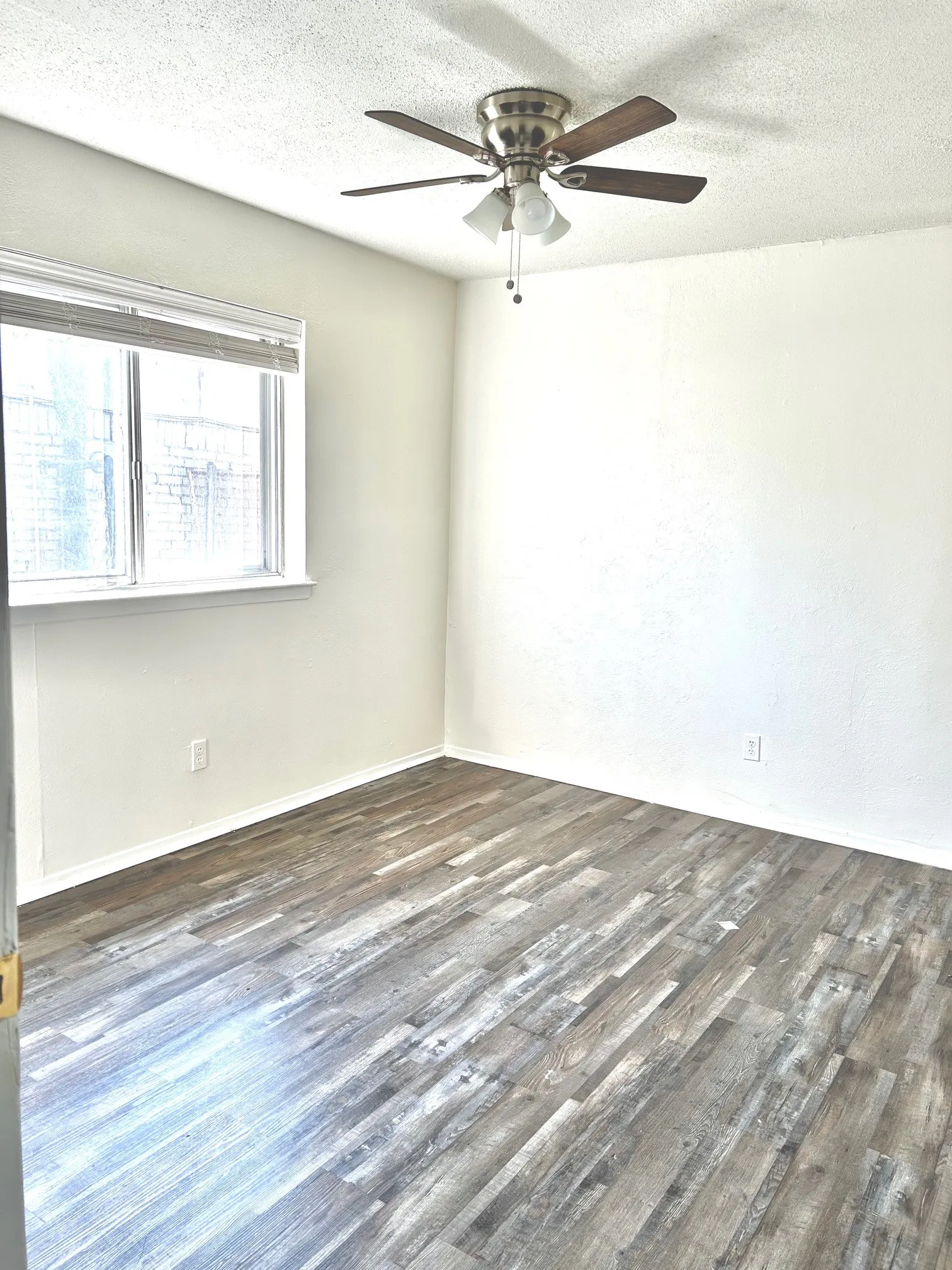 Single Family Residence For Sale in Dallas County , 834 Quebec Drive, Garland, Texas 75040, 3 Bedroom, 2 Bathroom, Garage spaces, 1,272 Sqft, built in 1970, mls#21360402, Real Estate Agent in Garland, Homes For Sale in Dallas county, Homes For Sale in Garland, Realtor in Garland Texas, Real Estate Brokerage Independent Realty Texas, Luminita Cordes Realtor
