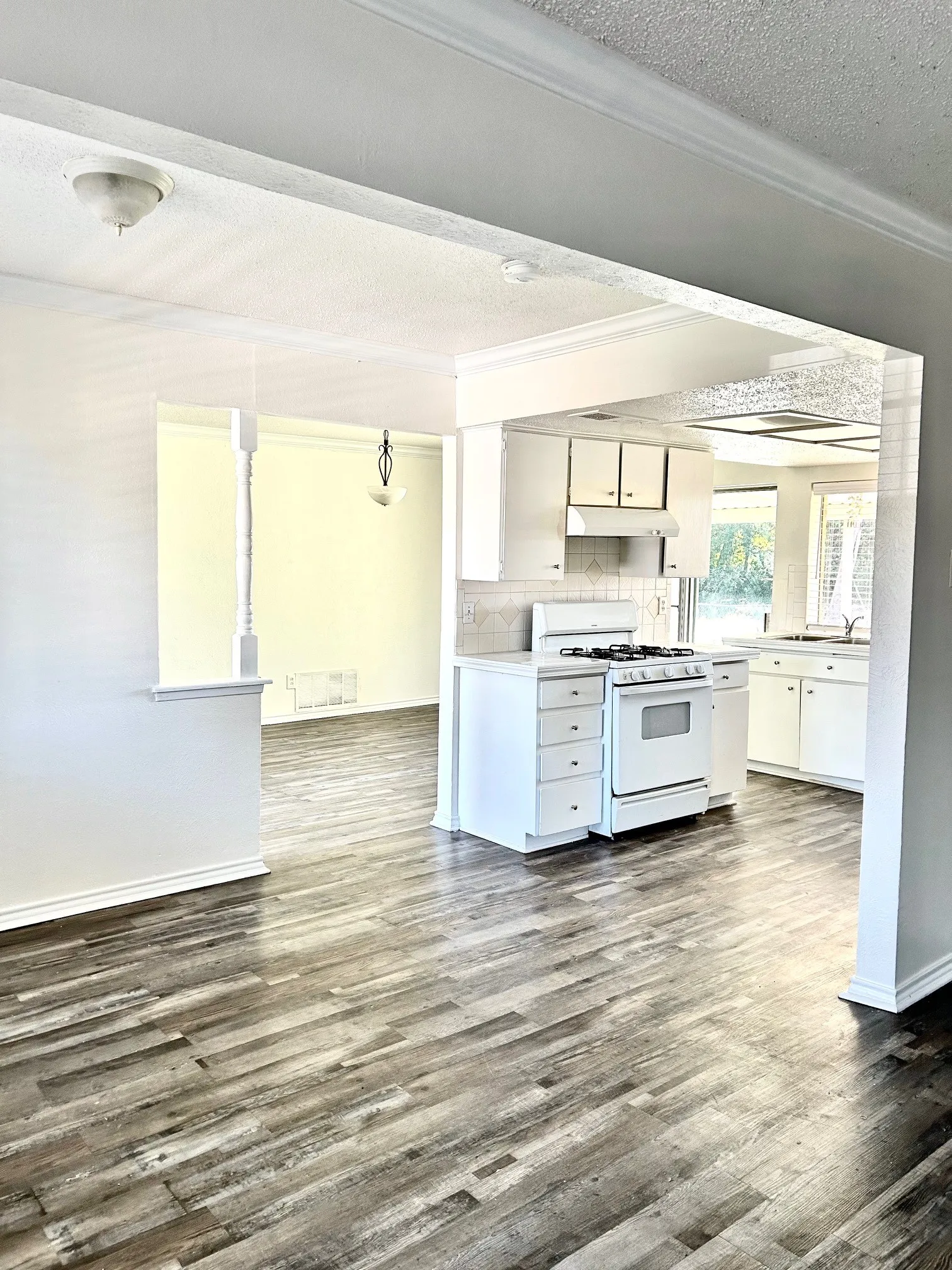 Single Family Residence For Sale in Dallas County , 834 Quebec Drive, Garland, Texas 75040, 3 Bedroom, 2 Bathroom, Garage spaces, 1,272 Sqft, built in 1970, mls#21360402, Real Estate Agent in Garland, Homes For Sale in Dallas county, Homes For Sale in Garland, Realtor in Garland Texas, Real Estate Brokerage Independent Realty Texas, Luminita Cordes Realtor