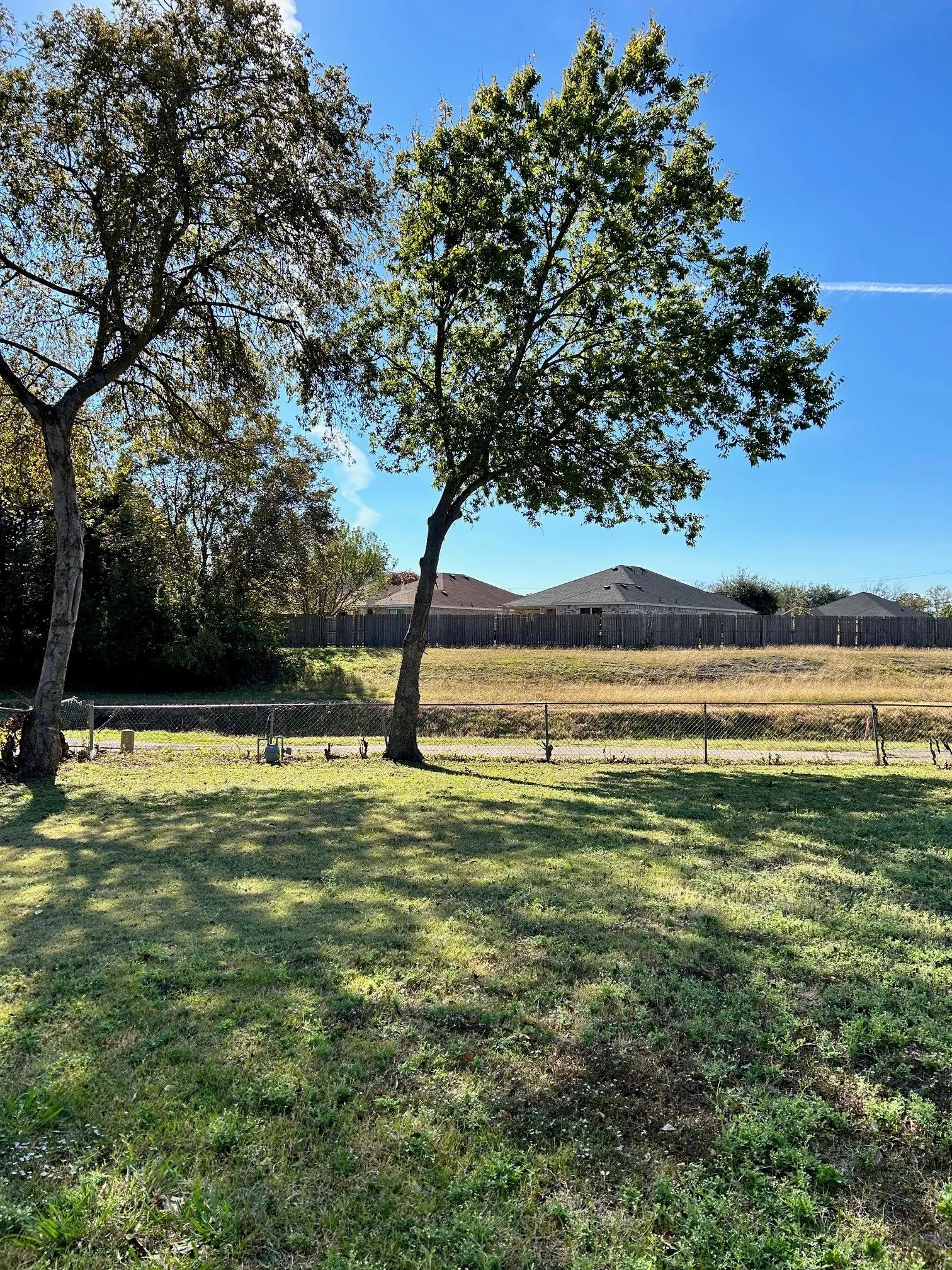 Single Family Residence For Sale in Dallas County , 834 Quebec Drive, Garland, Texas 75040, 3 Bedroom, 2 Bathroom, Garage spaces, 1,272 Sqft, built in 1970, mls#21360402, Real Estate Agent in Garland, Homes For Sale in Dallas county, Homes For Sale in Garland, Realtor in Garland Texas, Real Estate Brokerage Independent Realty Texas, Luminita Cordes Realtor