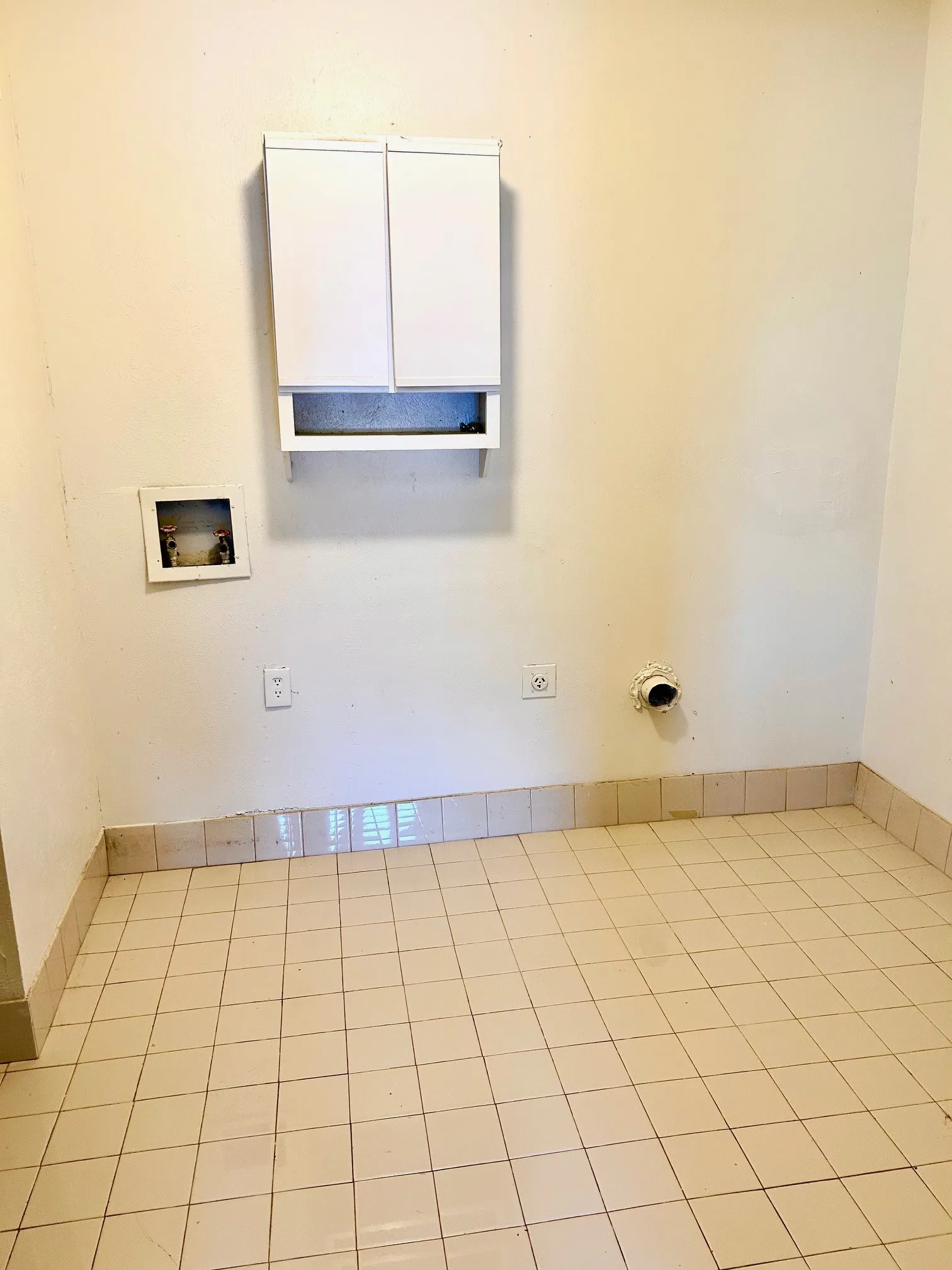 Single Family Residence For Sale in Dallas County , 834 Quebec Drive, Garland, Texas 75040, 3 Bedroom, 2 Bathroom, Garage spaces, 1,272 Sqft, built in 1970, mls#21360402, Real Estate Agent in Garland, Homes For Sale in Dallas county, Homes For Sale in Garland, Realtor in Garland Texas, Real Estate Brokerage Independent Realty Texas, Luminita Cordes Realtor