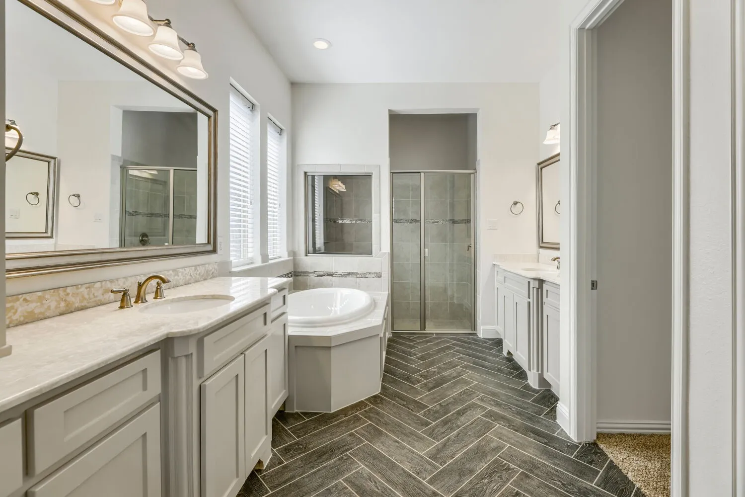 Single Family Residence For Sale in Collin County , 1649 Olive Avenue, Celina, Texas 75009, 3 Bedroom, 3 Bathroom, 2 Garage spaces, 2,688 Sqft, built in 2016, mls#21366395, Real Estate Agent in Celina, Homes For Sale in Collin county, Homes For Sale in Celina, Realtor in Celina Texas, Real Estate Brokerage Independent Realty Texas, Luminita Cordes Realtor