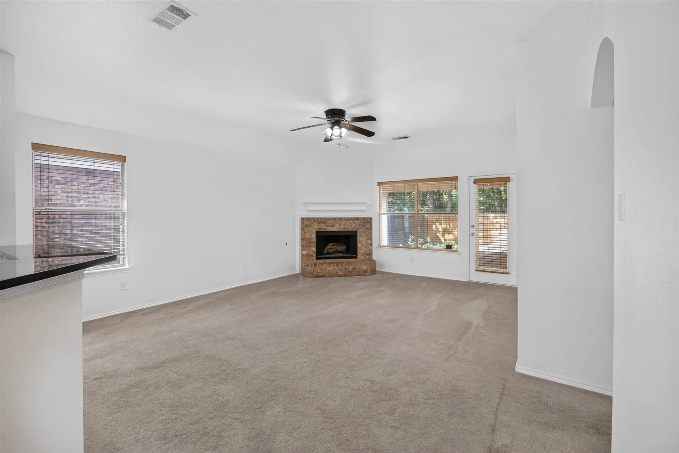Single Family Residence For Rent in Tarrant County , 5916 Crestview Drive, Grand Prairie, Texas 75052, 4 Bedroom, 2 Bathroom, 2 Garage spaces, 2,235 Sqft, built in 2008, mls#21366889, Real Estate Agent in Grand Prairie, Homes For Rent in Tarrant county, Homes For Rent in Grand Prairie, Realtor in Grand Prairie Texas, Real Estate Brokerage Independent Realty Texas, Luminita Cordes Realtor