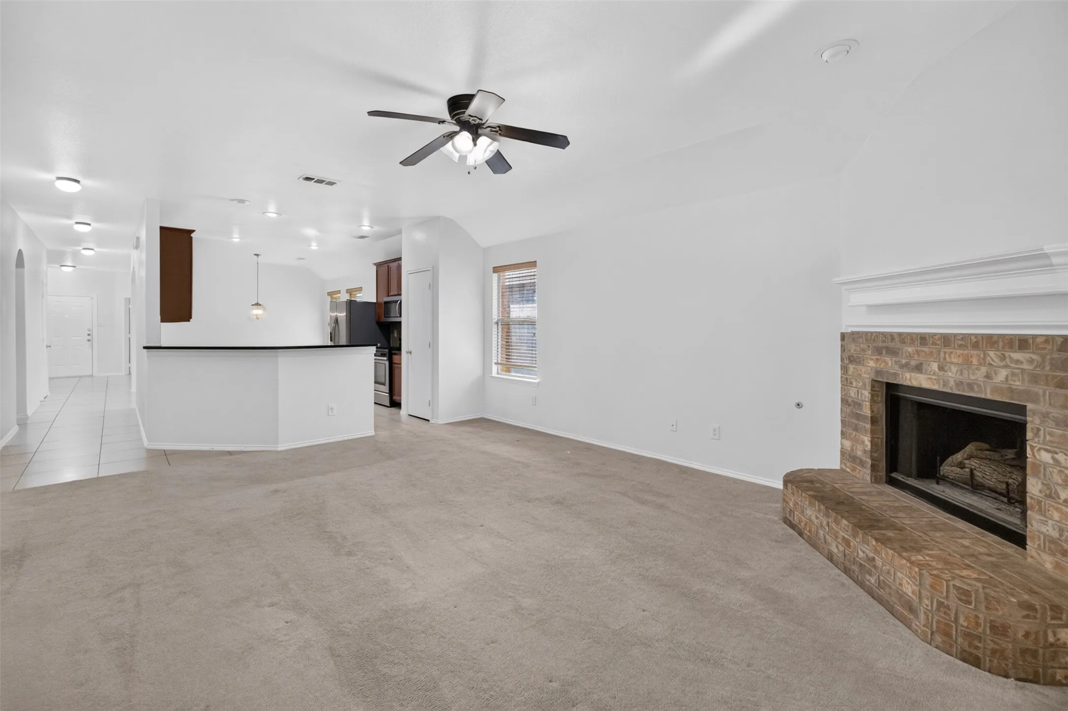 Single Family Residence For Rent in Tarrant County , 5916 Crestview Drive, Grand Prairie, Texas 75052, 4 Bedroom, 2 Bathroom, 2 Garage spaces, 2,235 Sqft, built in 2008, mls#21366889, Real Estate Agent in Grand Prairie, Homes For Rent in Tarrant county, Homes For Rent in Grand Prairie, Realtor in Grand Prairie Texas, Real Estate Brokerage Independent Realty Texas, Luminita Cordes Realtor